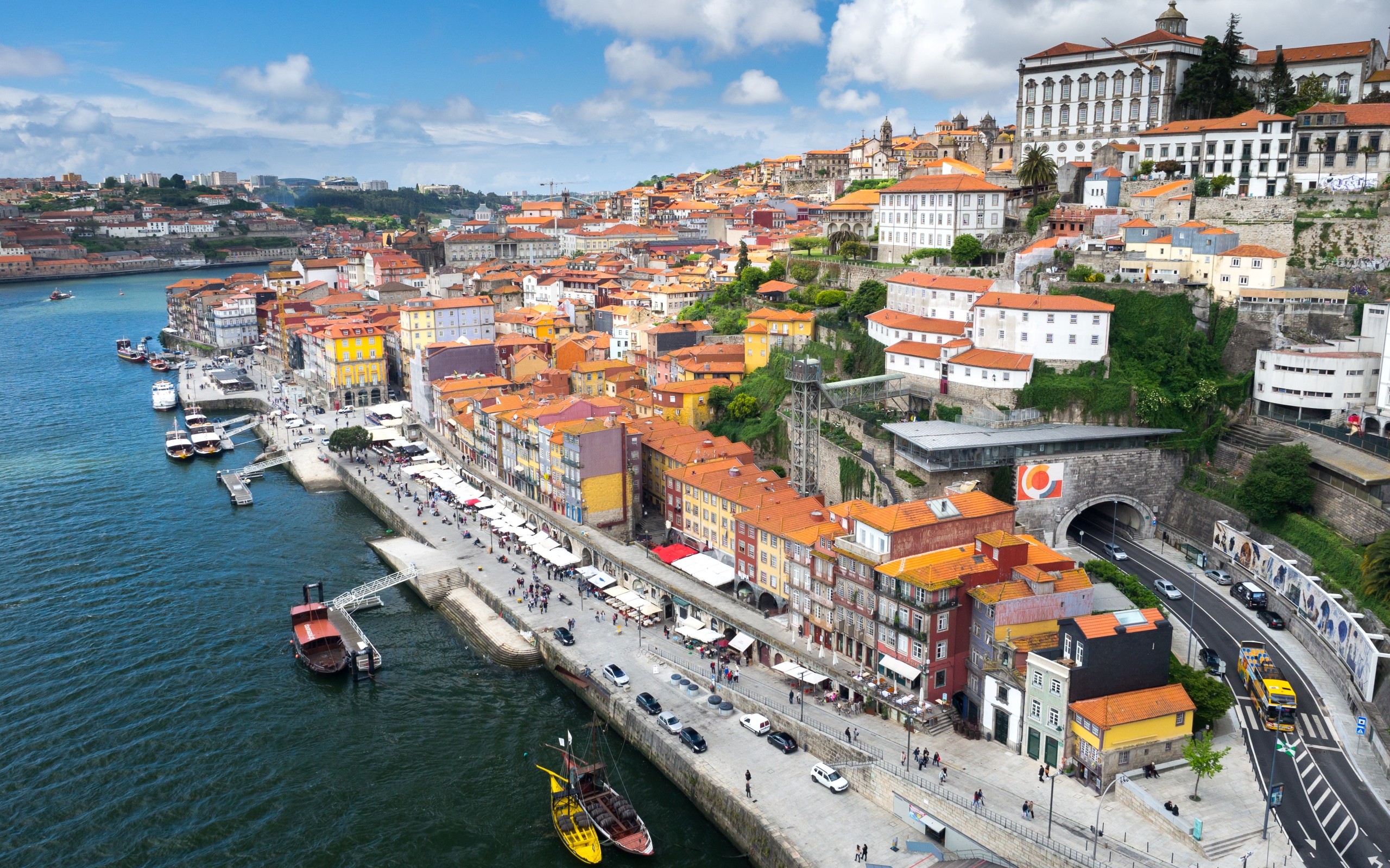 Porto cityscape with river and buildings HD Wallpaper