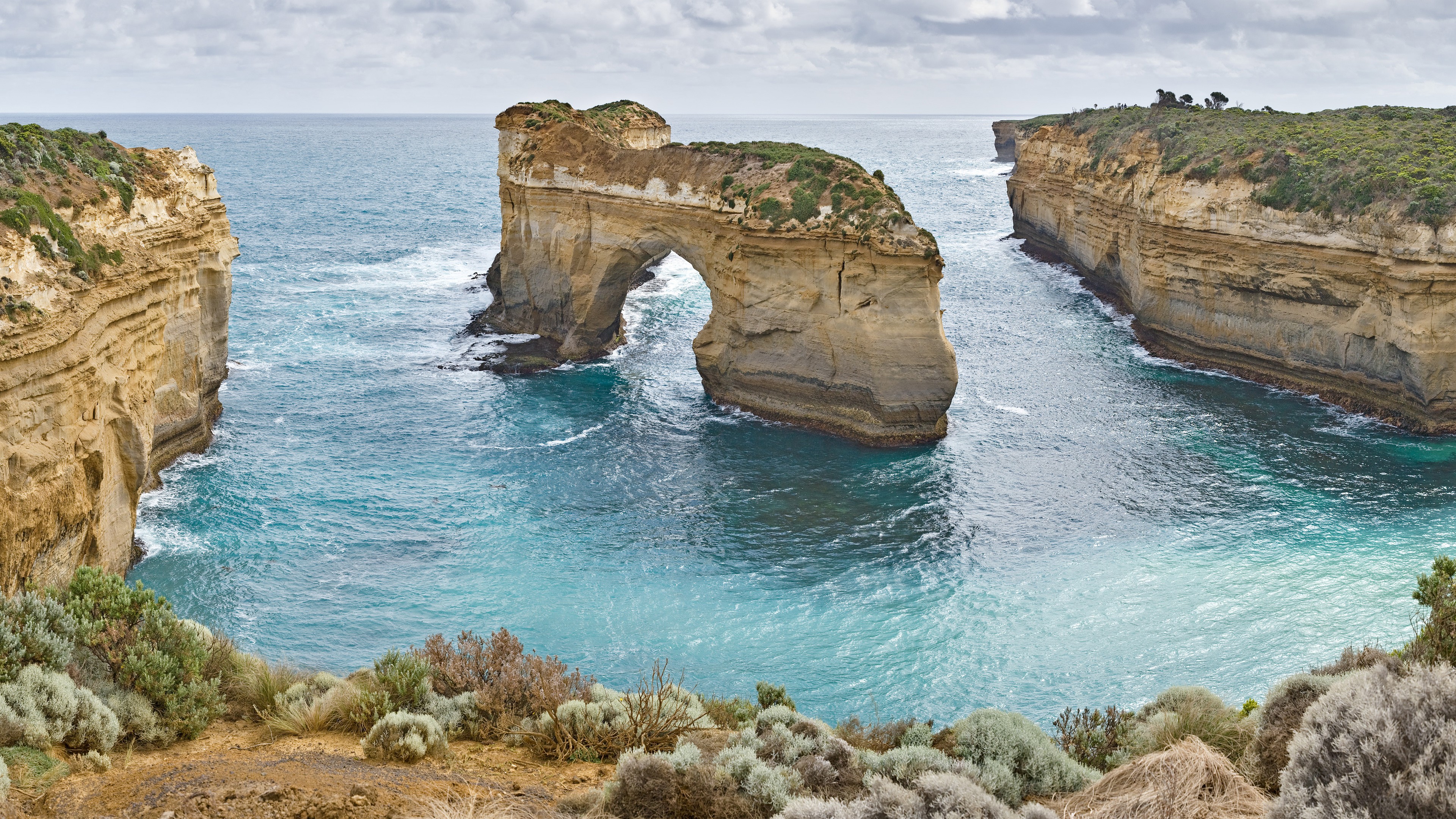 Archway Island in the ocean, Australia HD Wallpaper