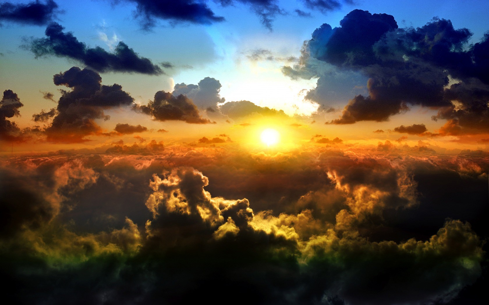 Sunset over dramatic clouds HD Wallpaper