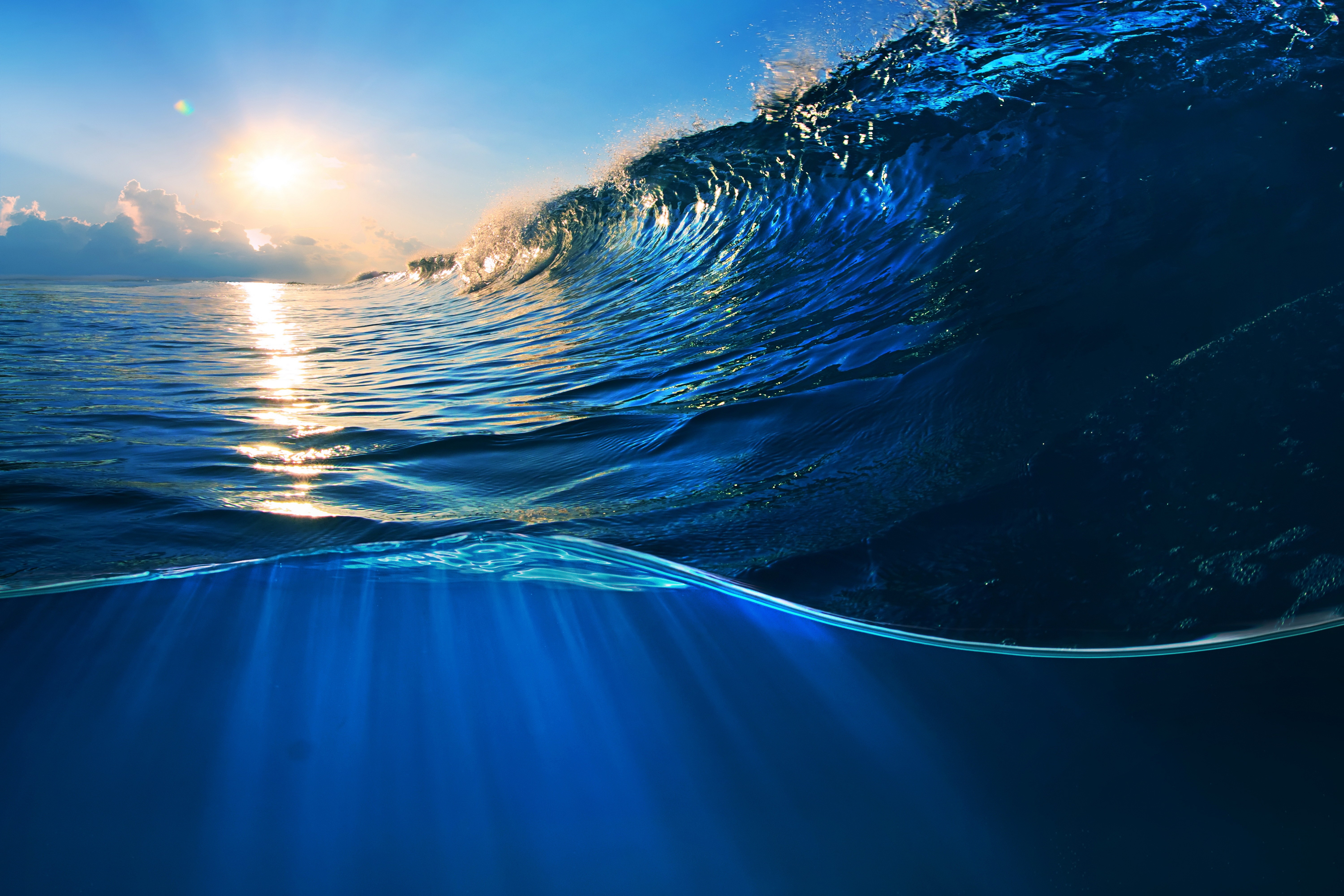 Ocean wave with sun and underwater view HD Wallpaper