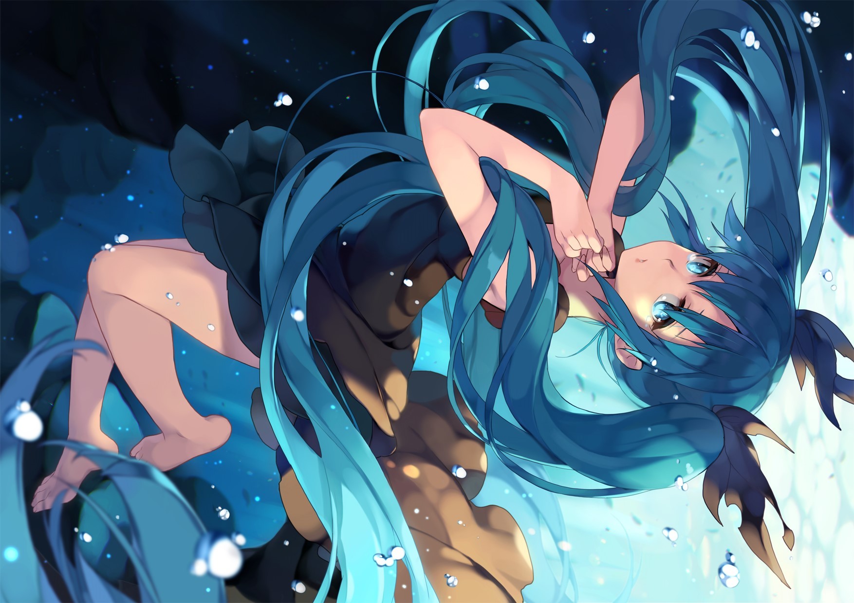 Hatsune Miku underwater with blue hair HD Wallpaper