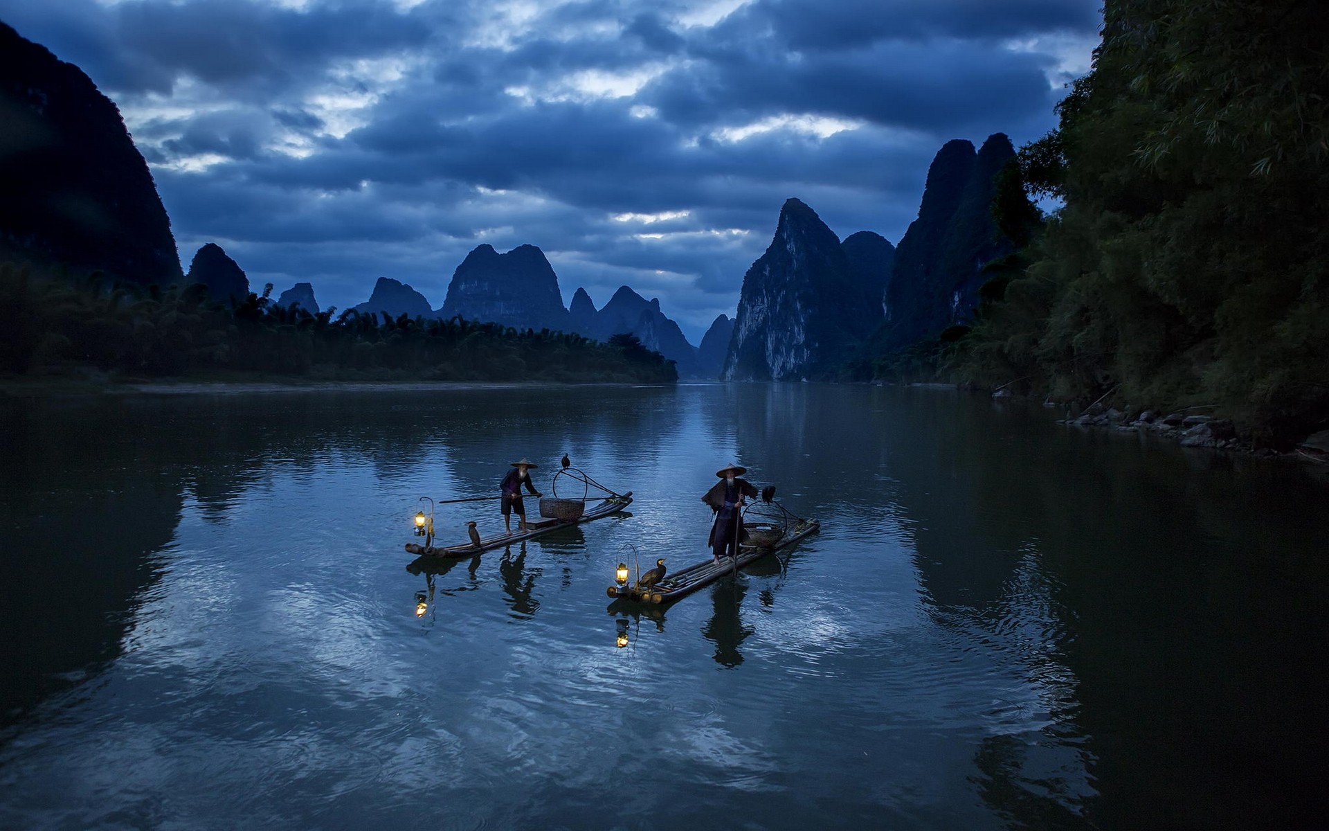 Fishermen on boats with lanterns in China HD Wallpaper