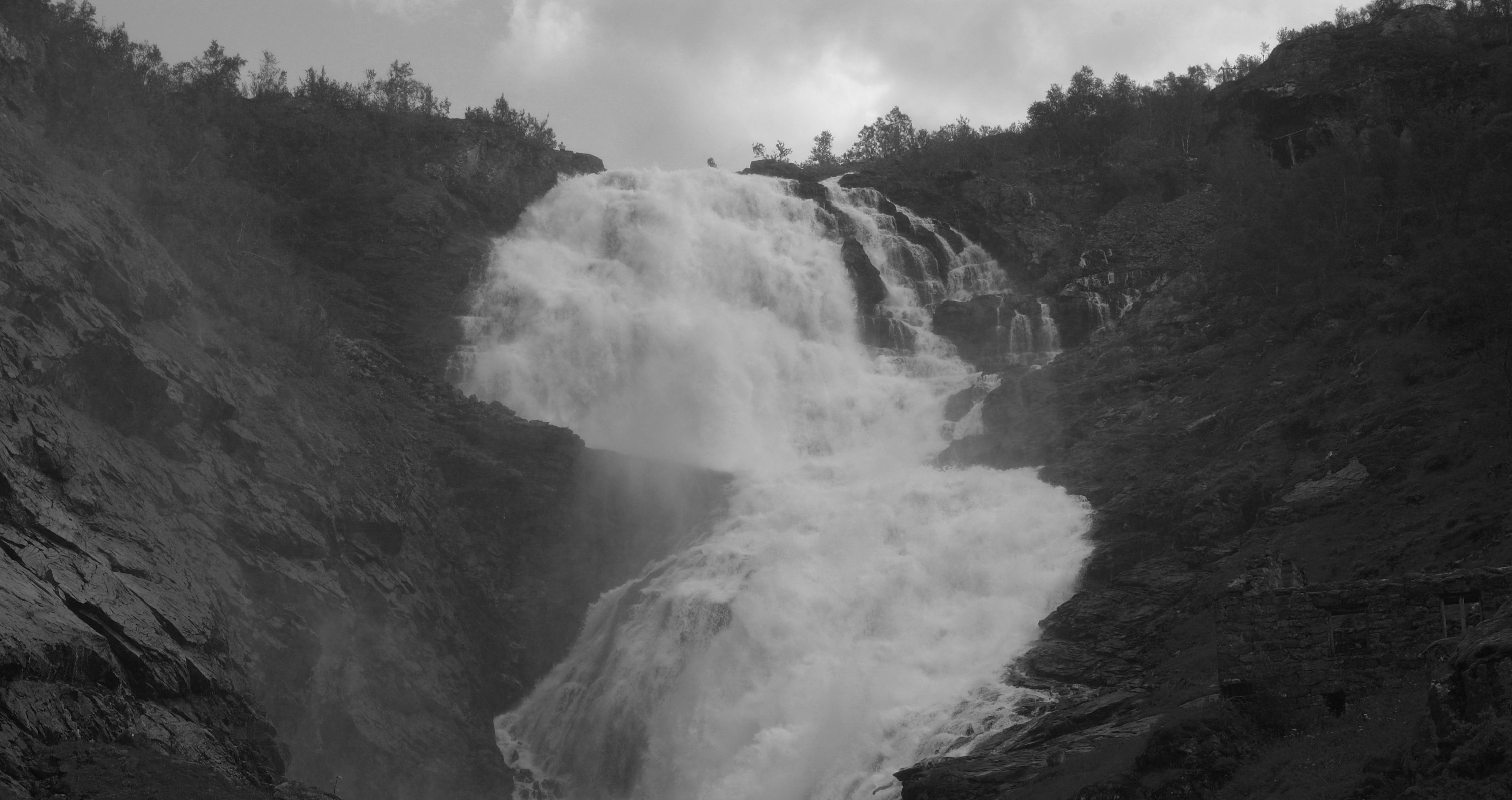 Kjosfossen waterfall in monochrome HD Wallpaper