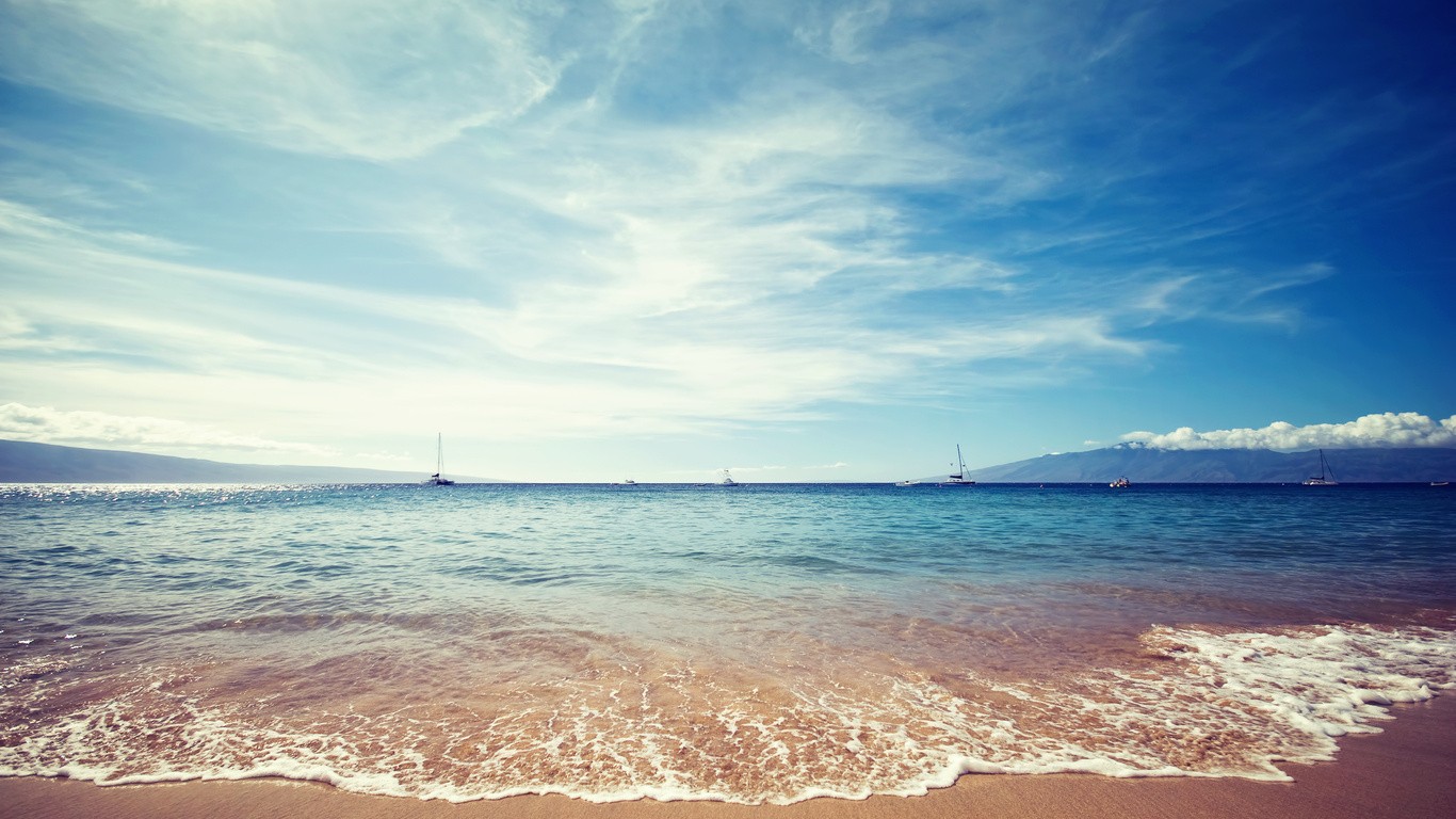 Sailboats on the ocean with a cloudy sky HD Wallpaper