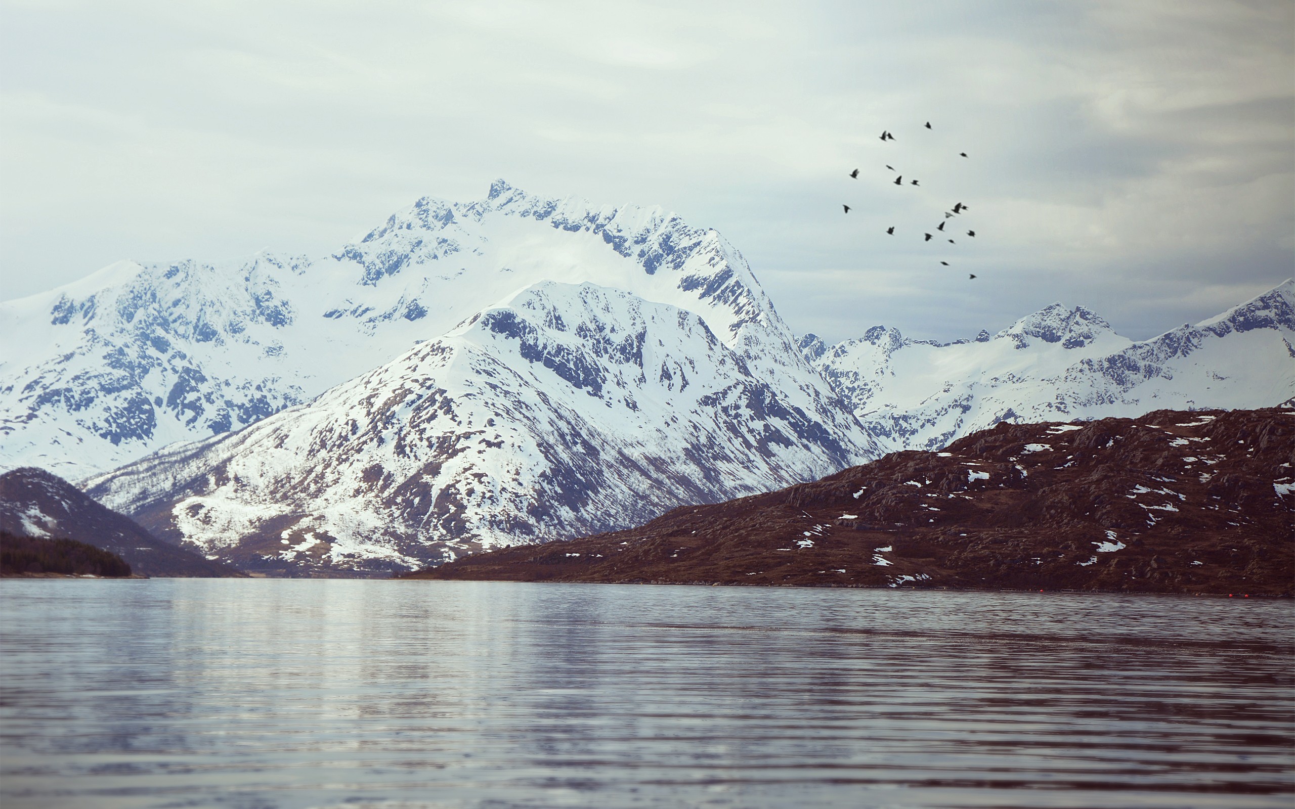 Snow-capped mountains and a lake in Norway HD Wallpaper