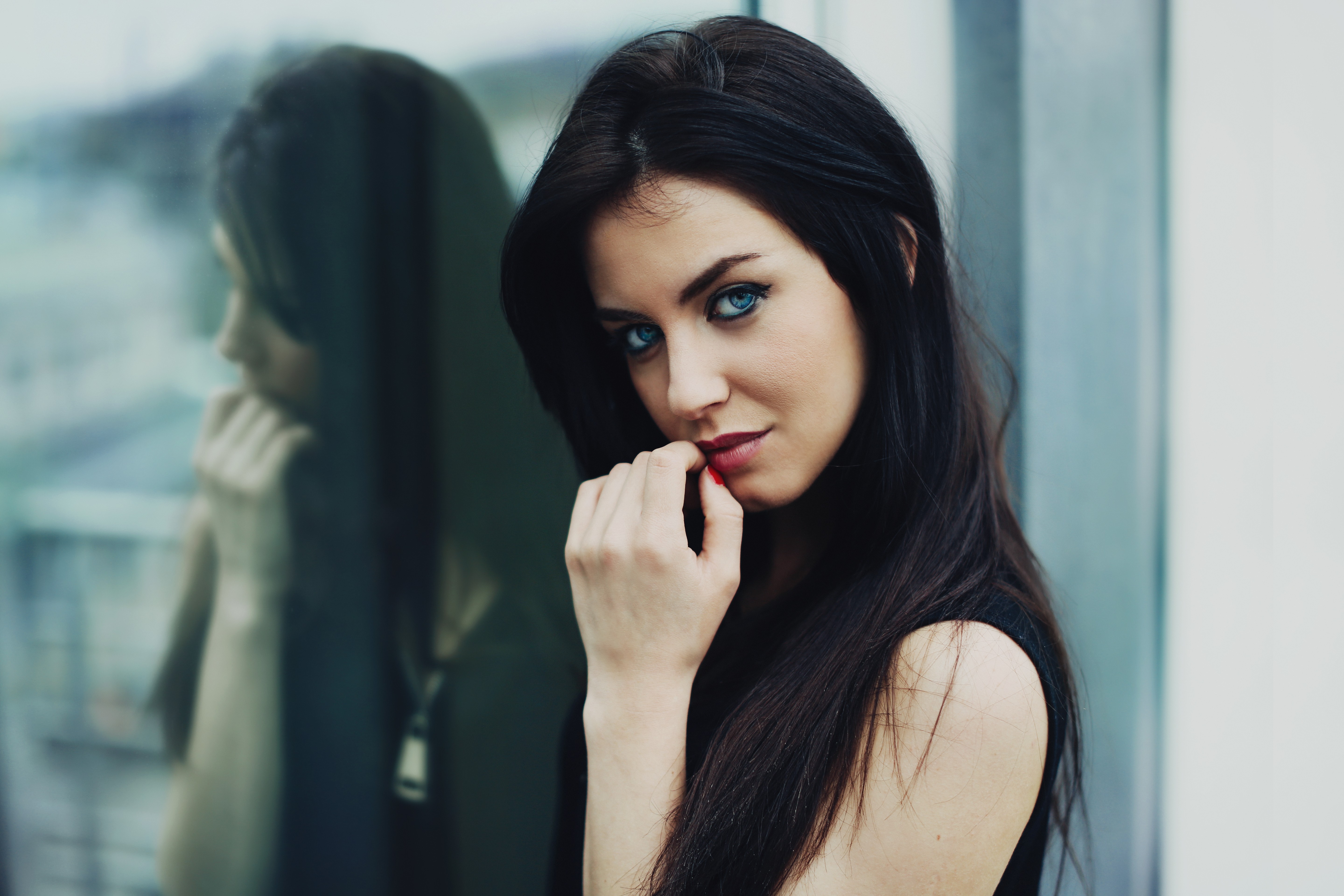 Aurela Skandaj with blue eyes and long hair HD Wallpaper