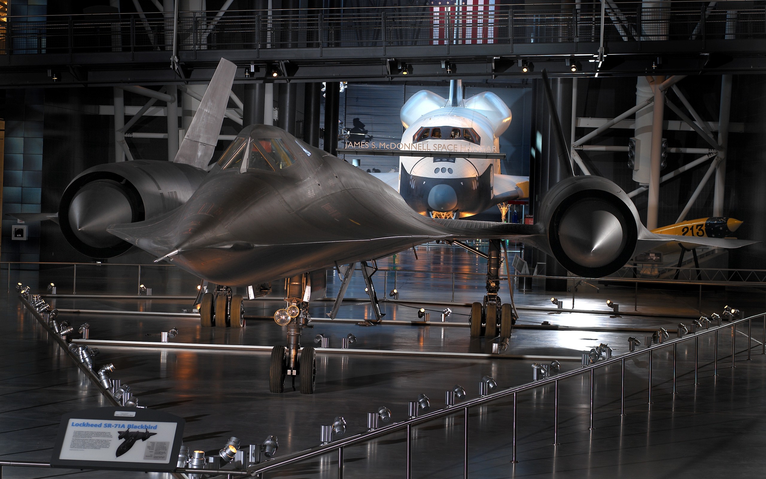 Lockheed SR-71 Blackbird and Space Shuttle in Museum HD Wallpaper