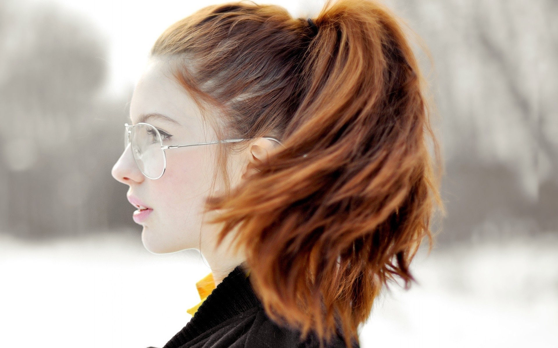 Redhead woman with glasses in profile HD Wallpaper