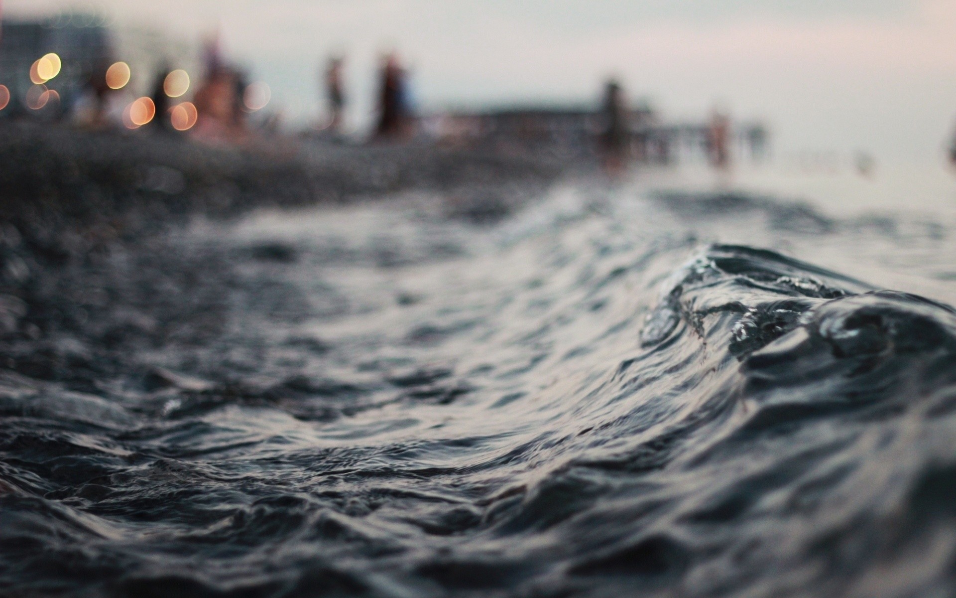 Close-up of ocean waves with blurred background HD Wallpaper