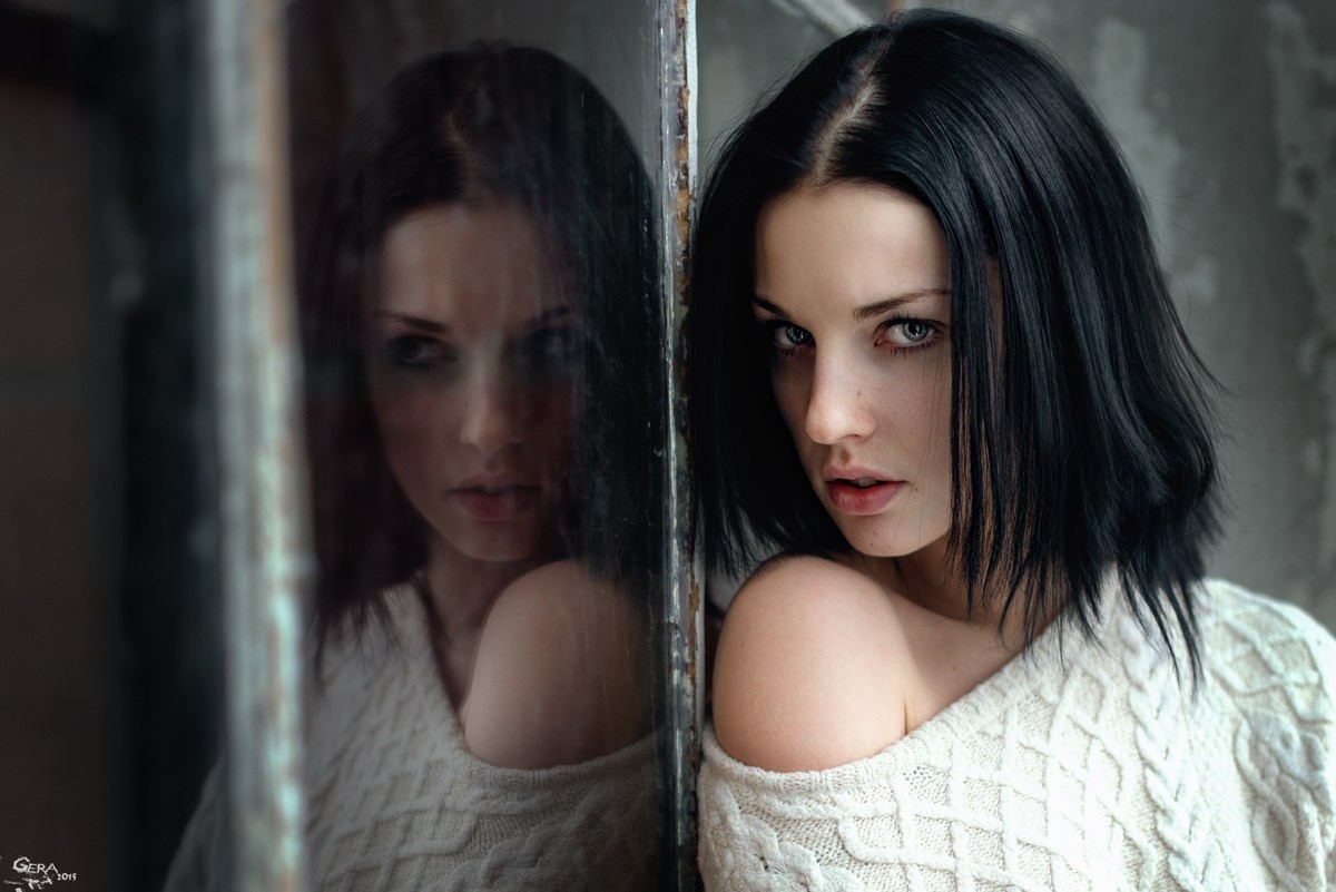 Alla Berger reflected in glass HD Wallpaper