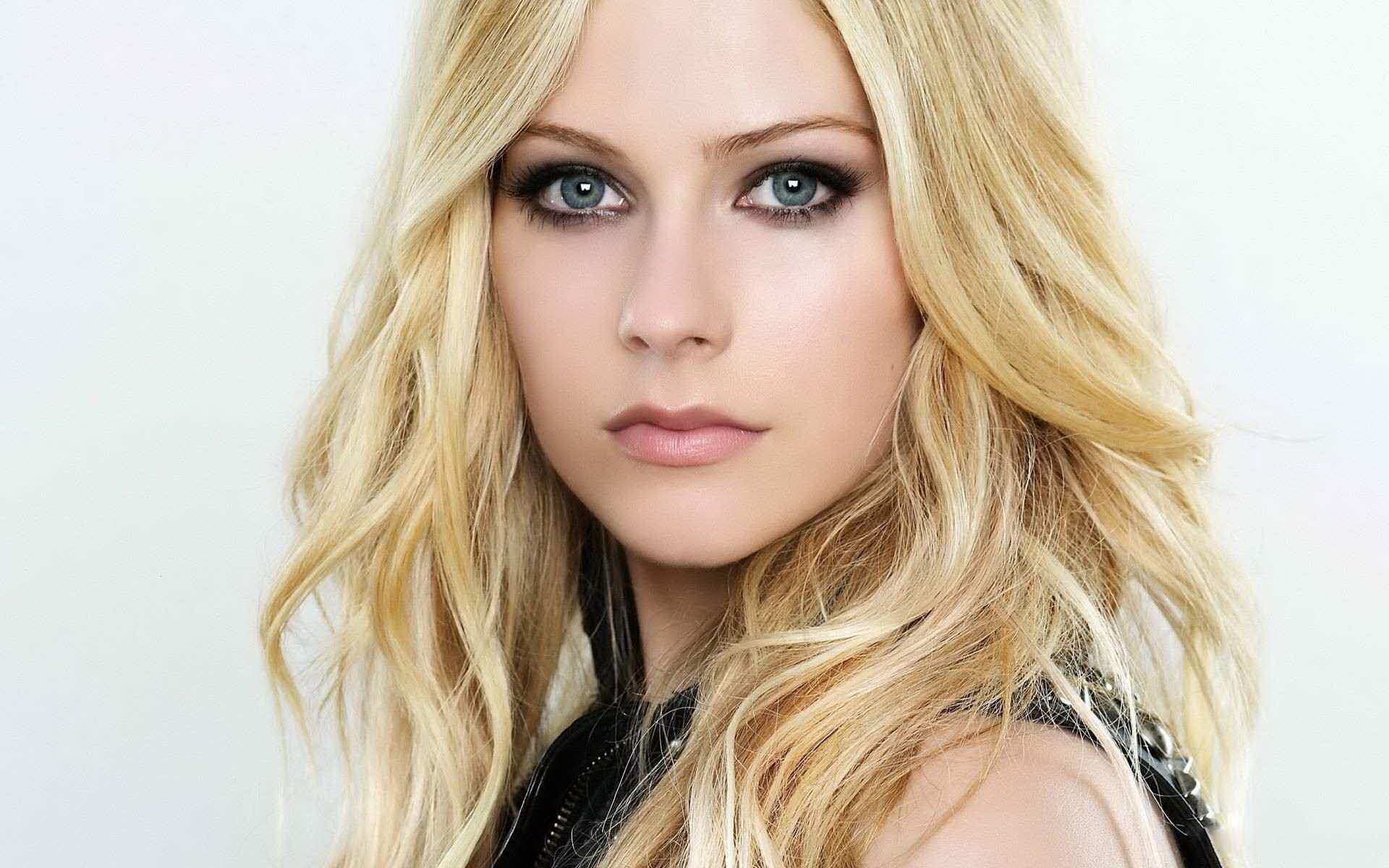 Avril Lavigne blonde woman portrait HD Wallpaper