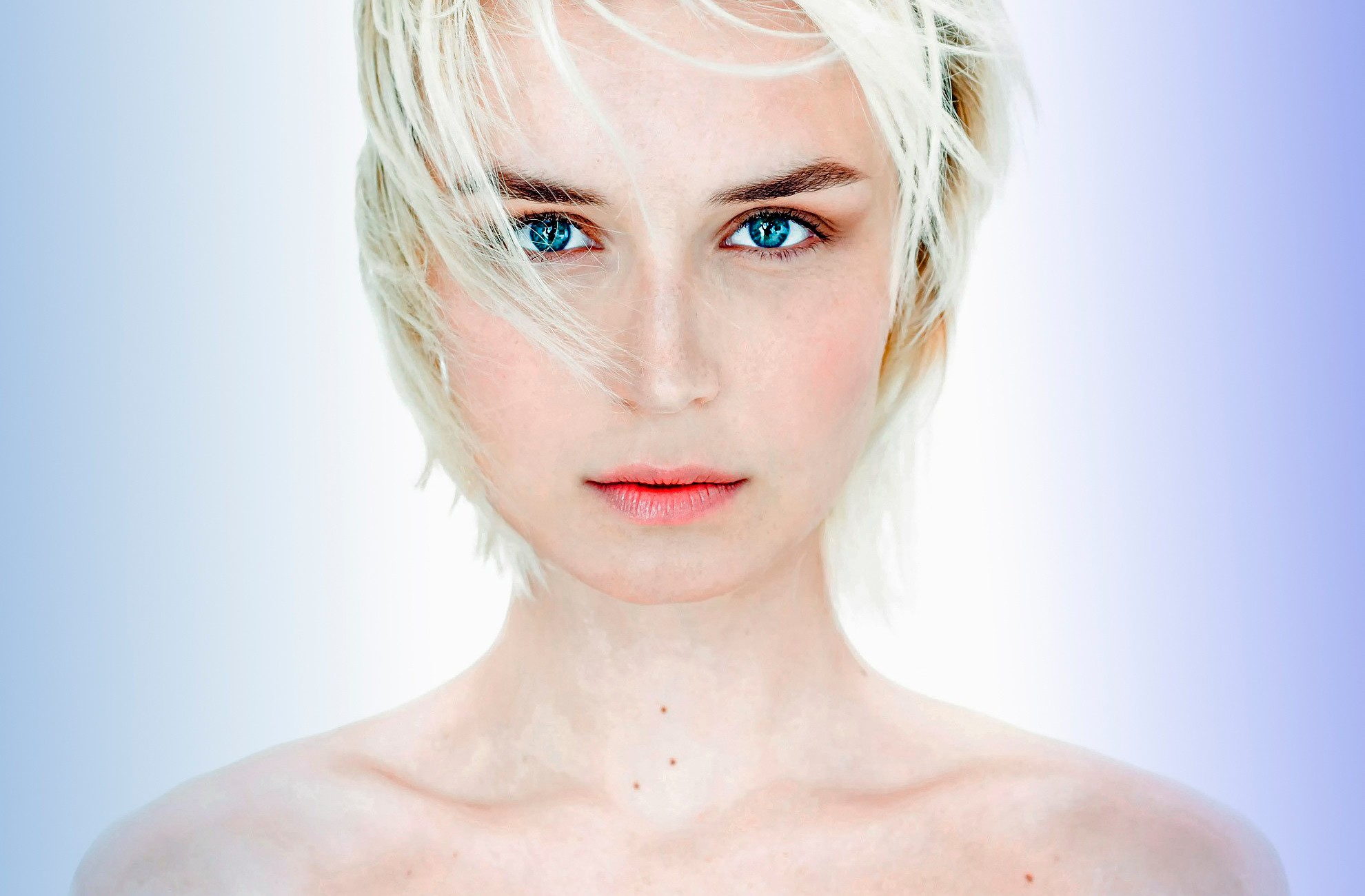 Portrait of a woman with blonde hair and blue eyes HD Wallpaper