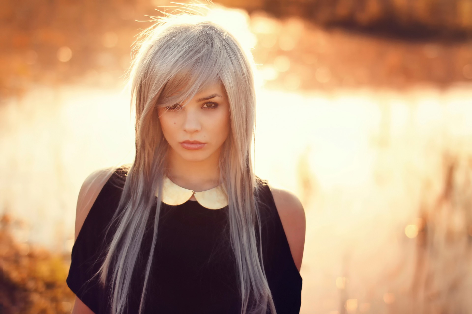 Woman with blonde hair and black dress HD Wallpaper