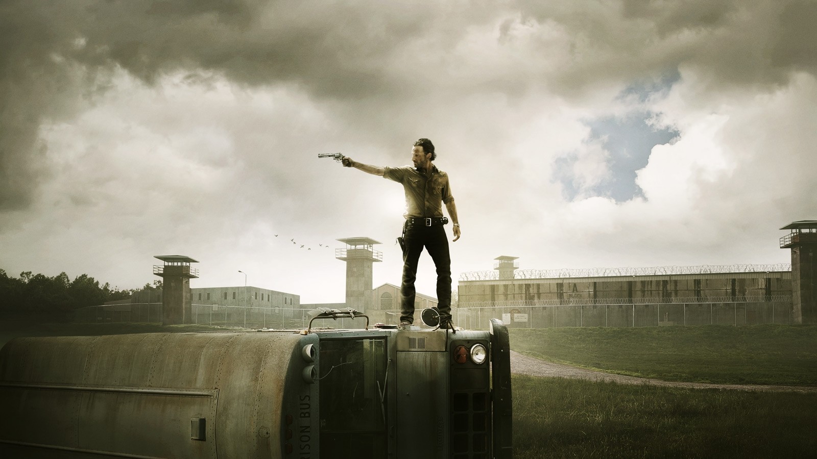 The Walking Dead: Rick Grimes on Prison Bus HD Wallpaper