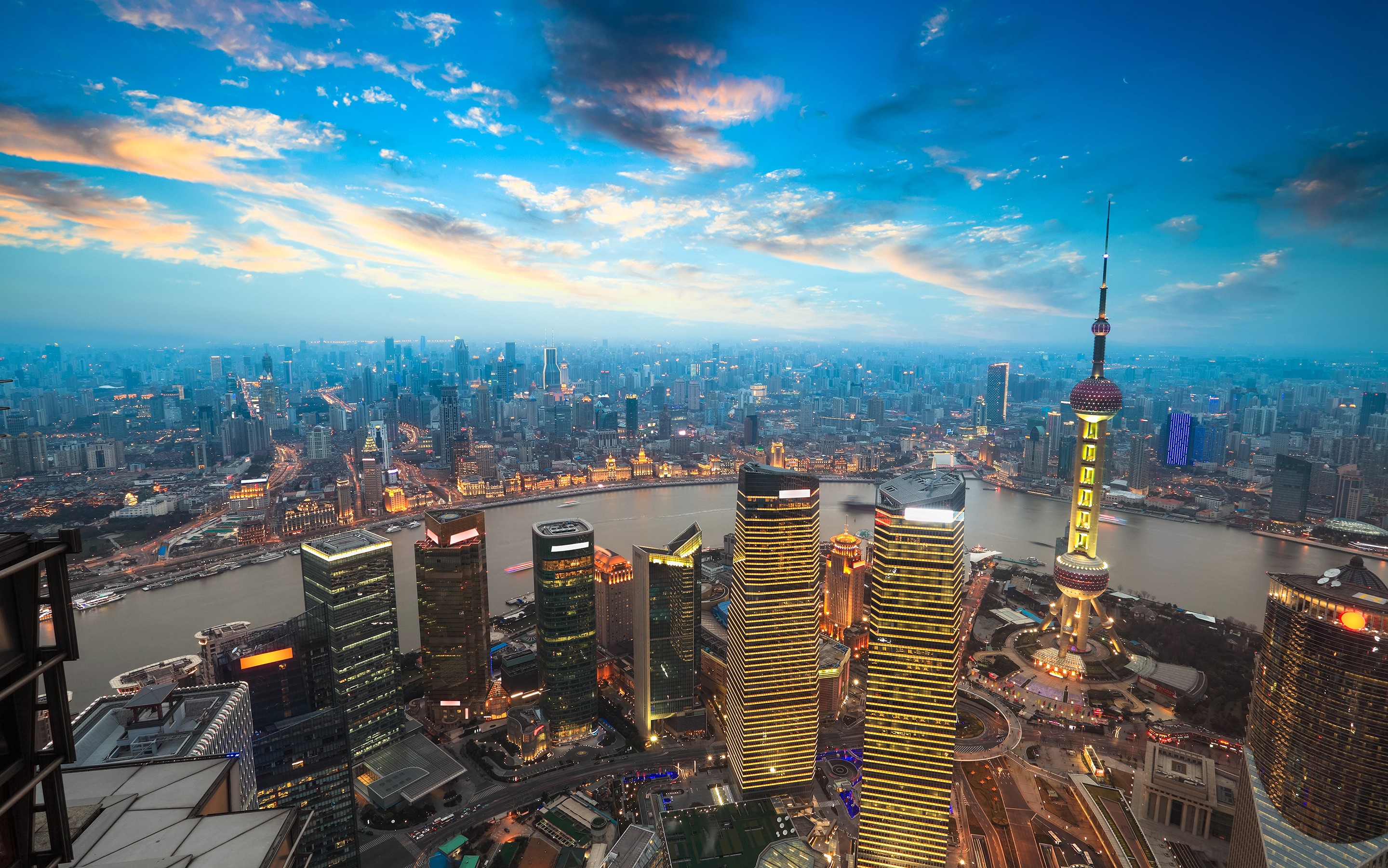 Shanghai cityscape with Oriental Pearl Tower at dusk HD Wallpaper