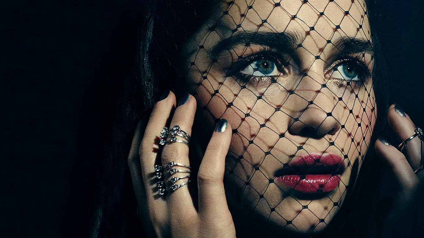 Emilia Clarke behind a black veil HD Wallpaper