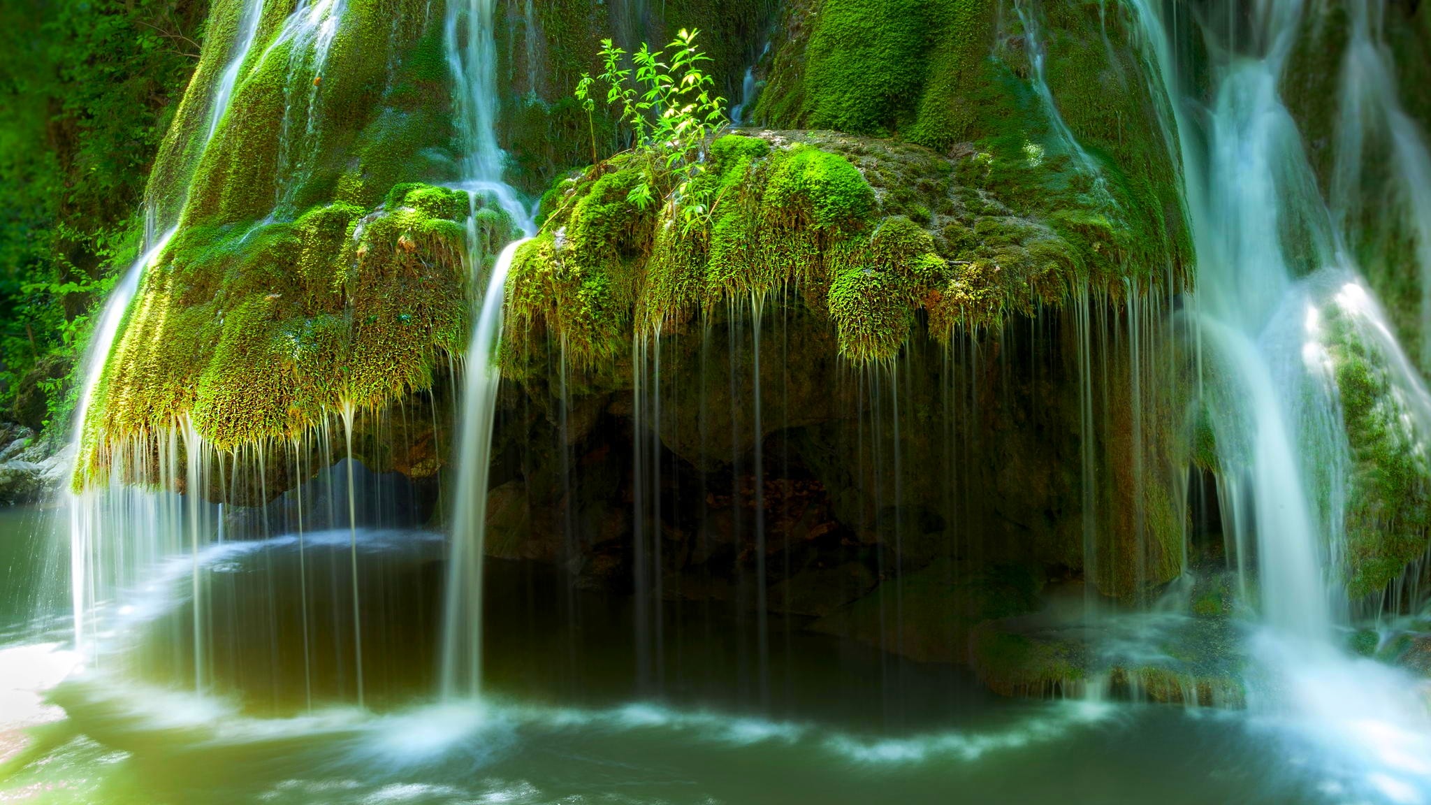 Bigar Waterfall in Romania HD Wallpaper