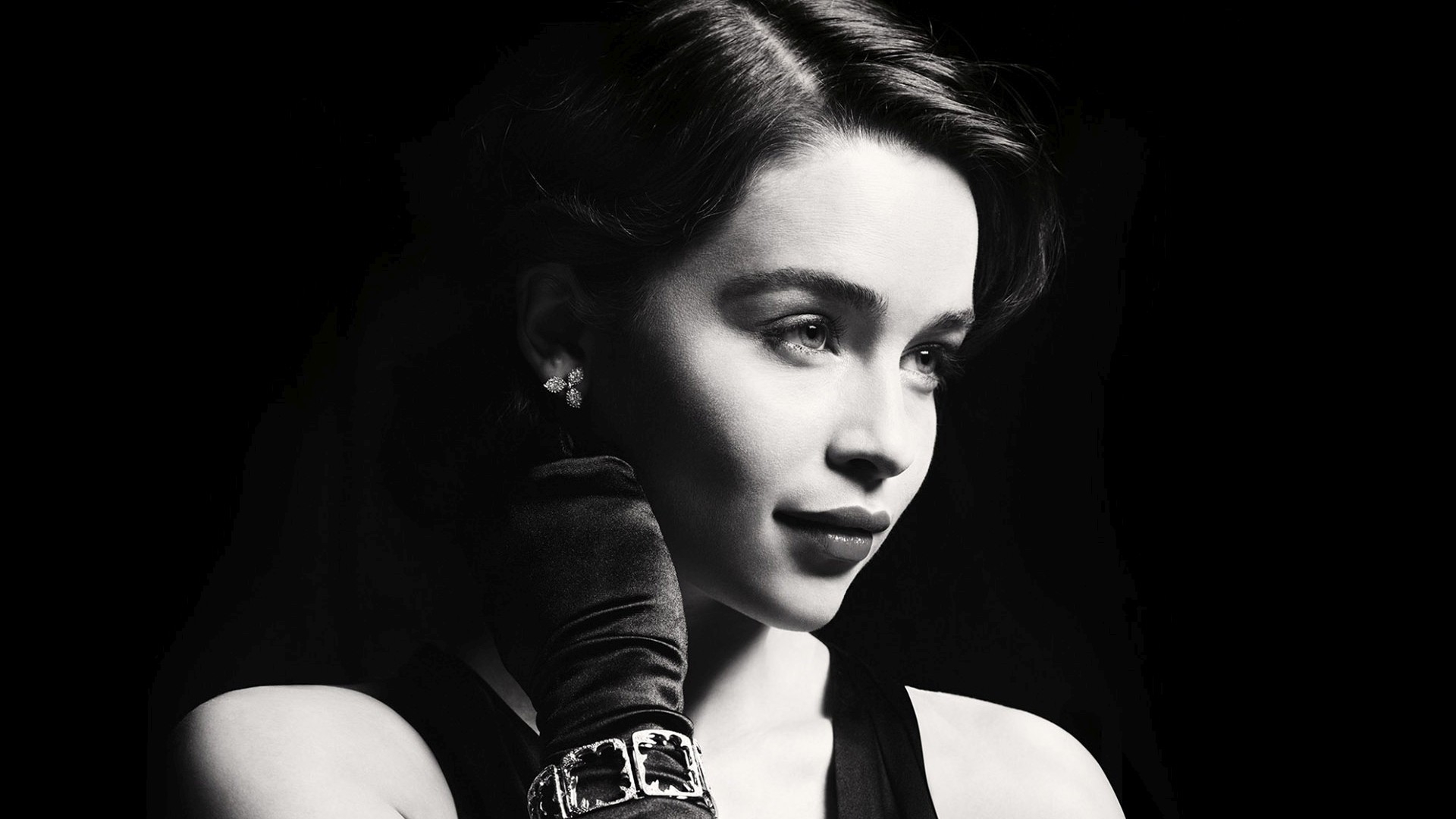 Emilia Clarke in monochrome portrait HD Wallpaper