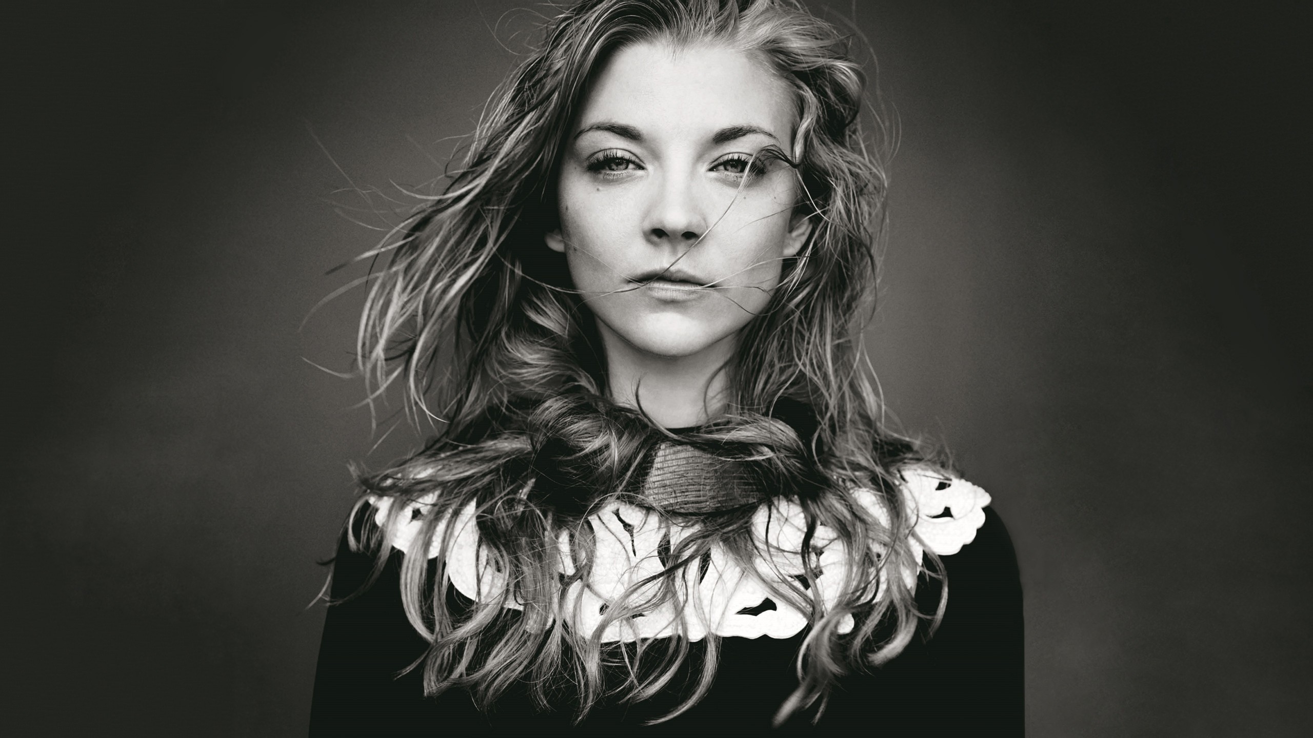 Natalie Dormer monochrome portrait HD Wallpaper