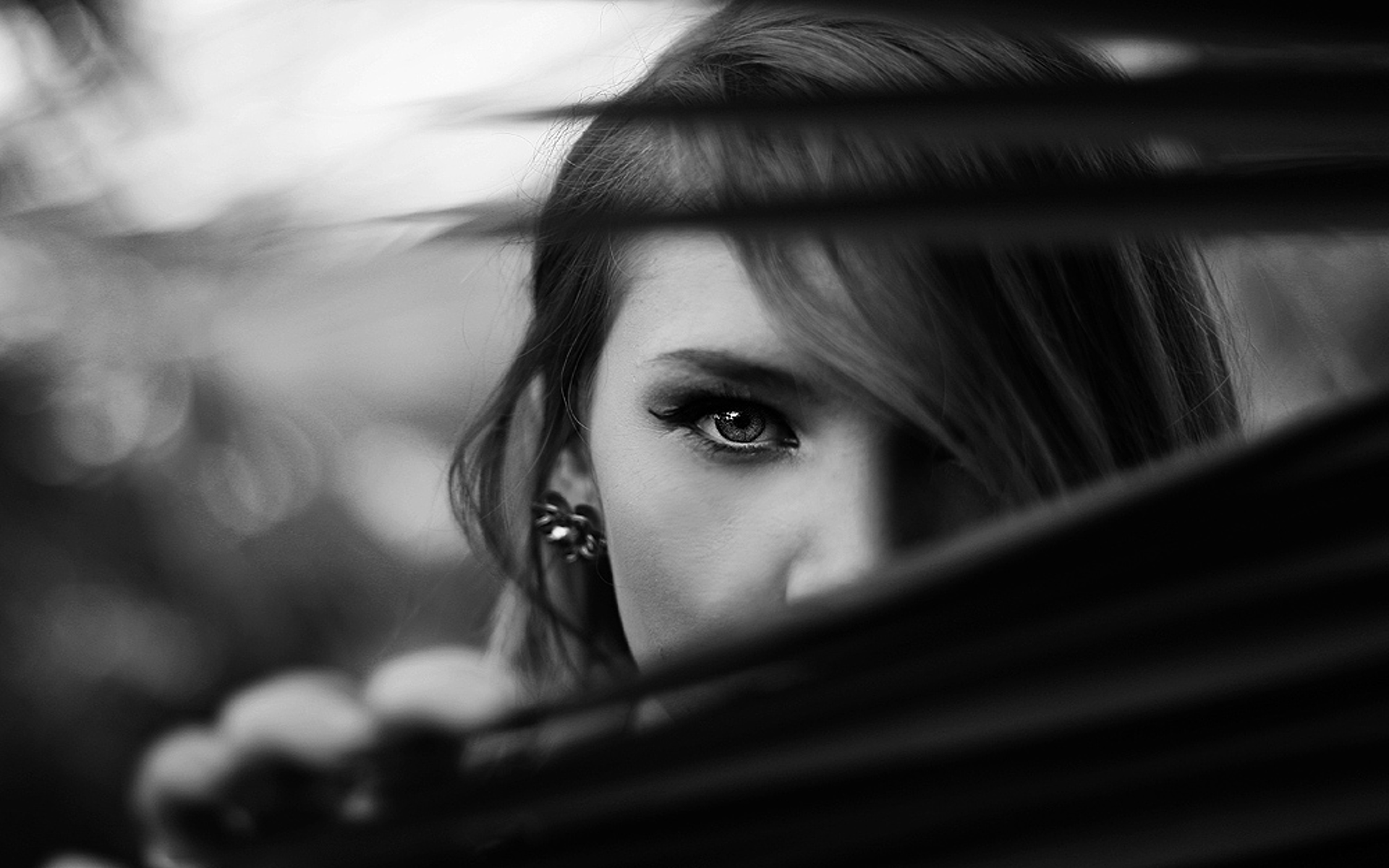 Monochrome portrait of a woman with long hair HD Wallpaper
