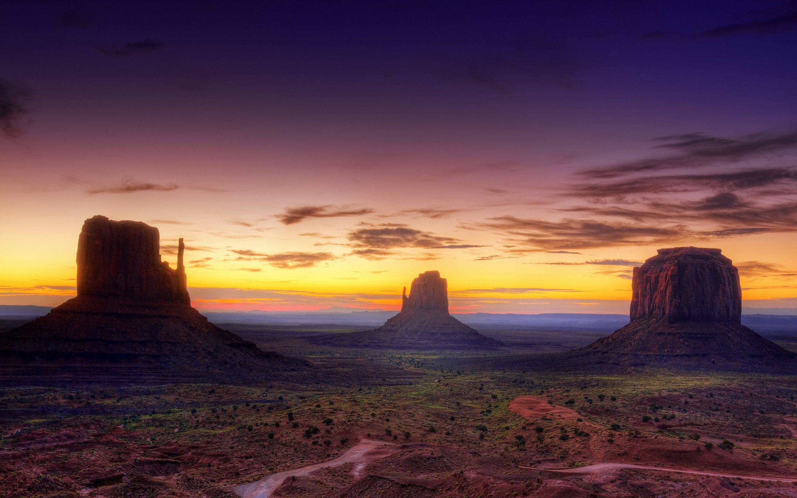 Monument Valley at sunset with colorful sky HD Wallpaper