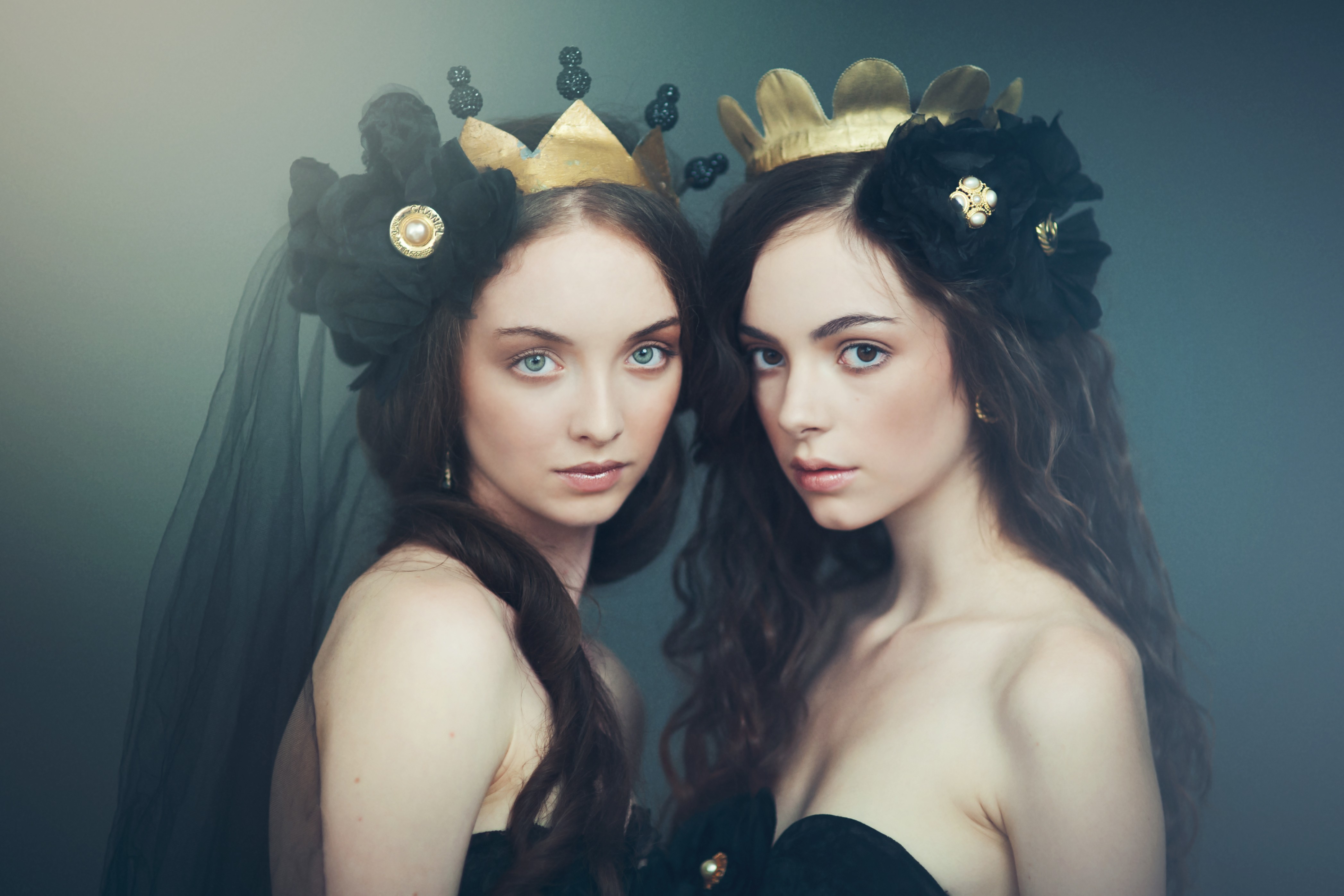 Two women wearing crowns and veils HD Wallpaper
