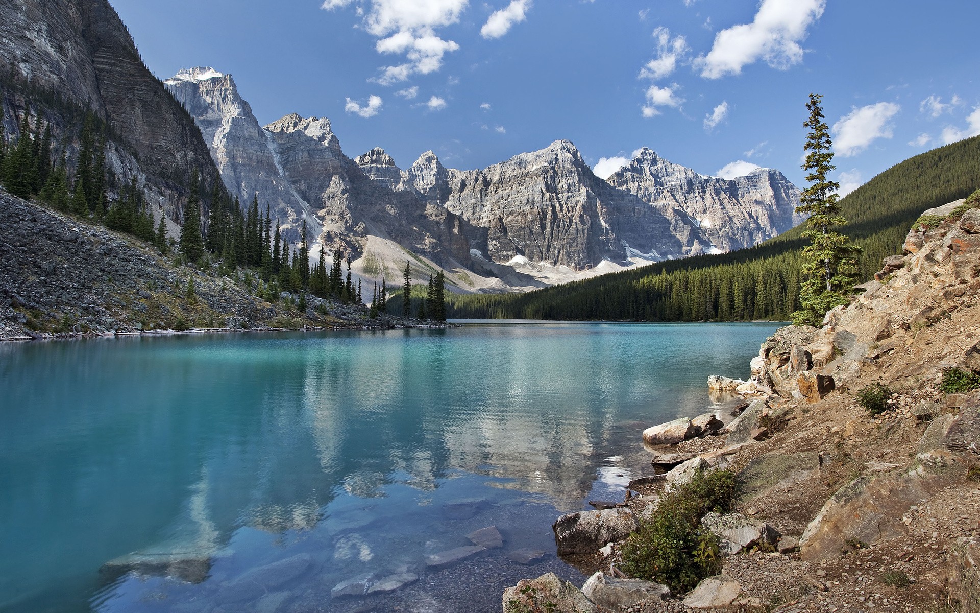 Moraine Lake and Valley of the Ten Peaks, Banff National Park HD Wallpaper