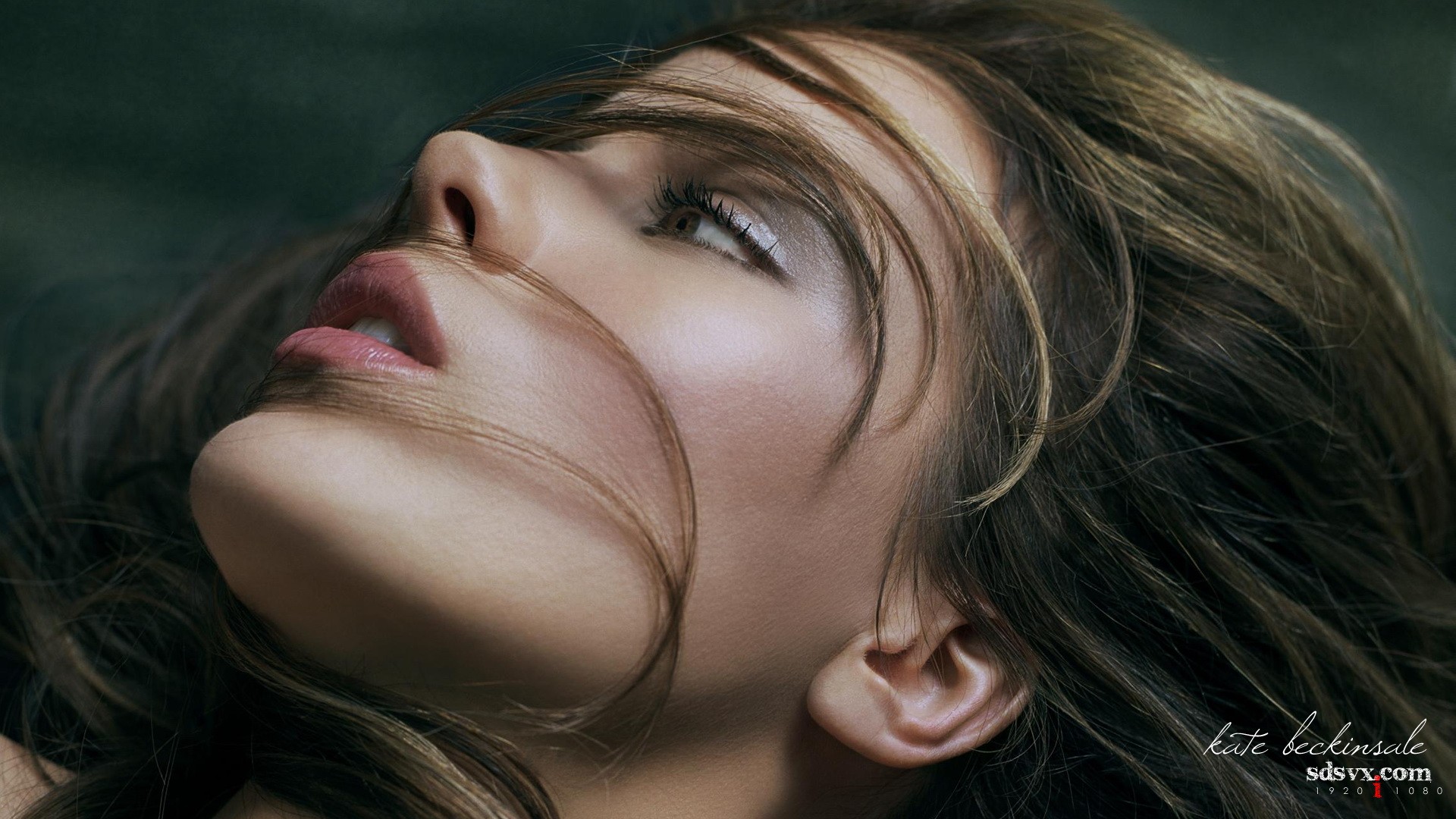 Kate Beckinsale close-up portrait HD Wallpaper