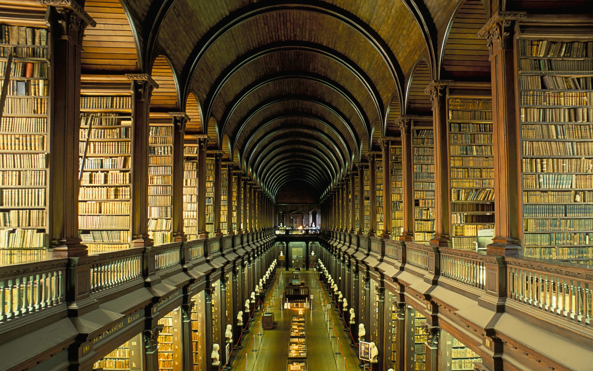 Trinity College Library, Dublin, Ireland HD Wallpaper
