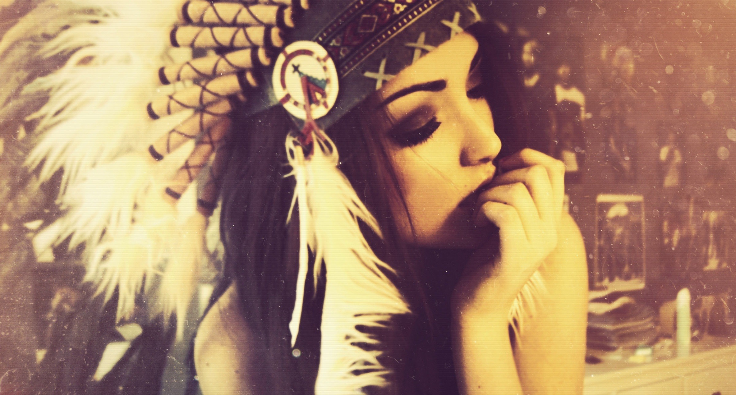 Woman wearing a Native American headdress HD Wallpaper