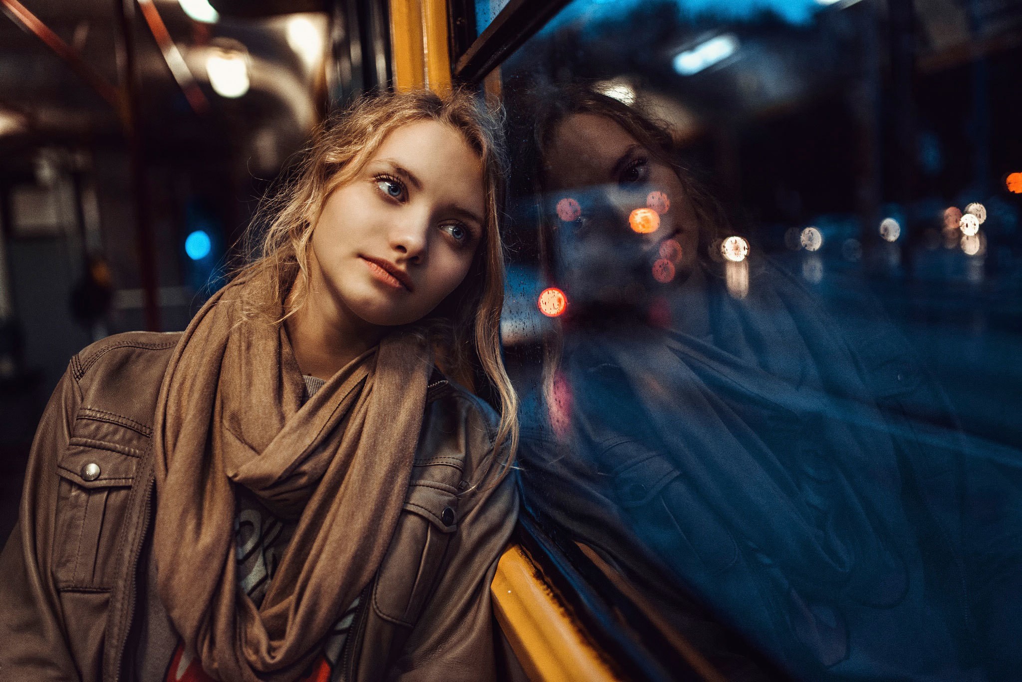 Woman with blonde hair and blue eyes HD Wallpaper