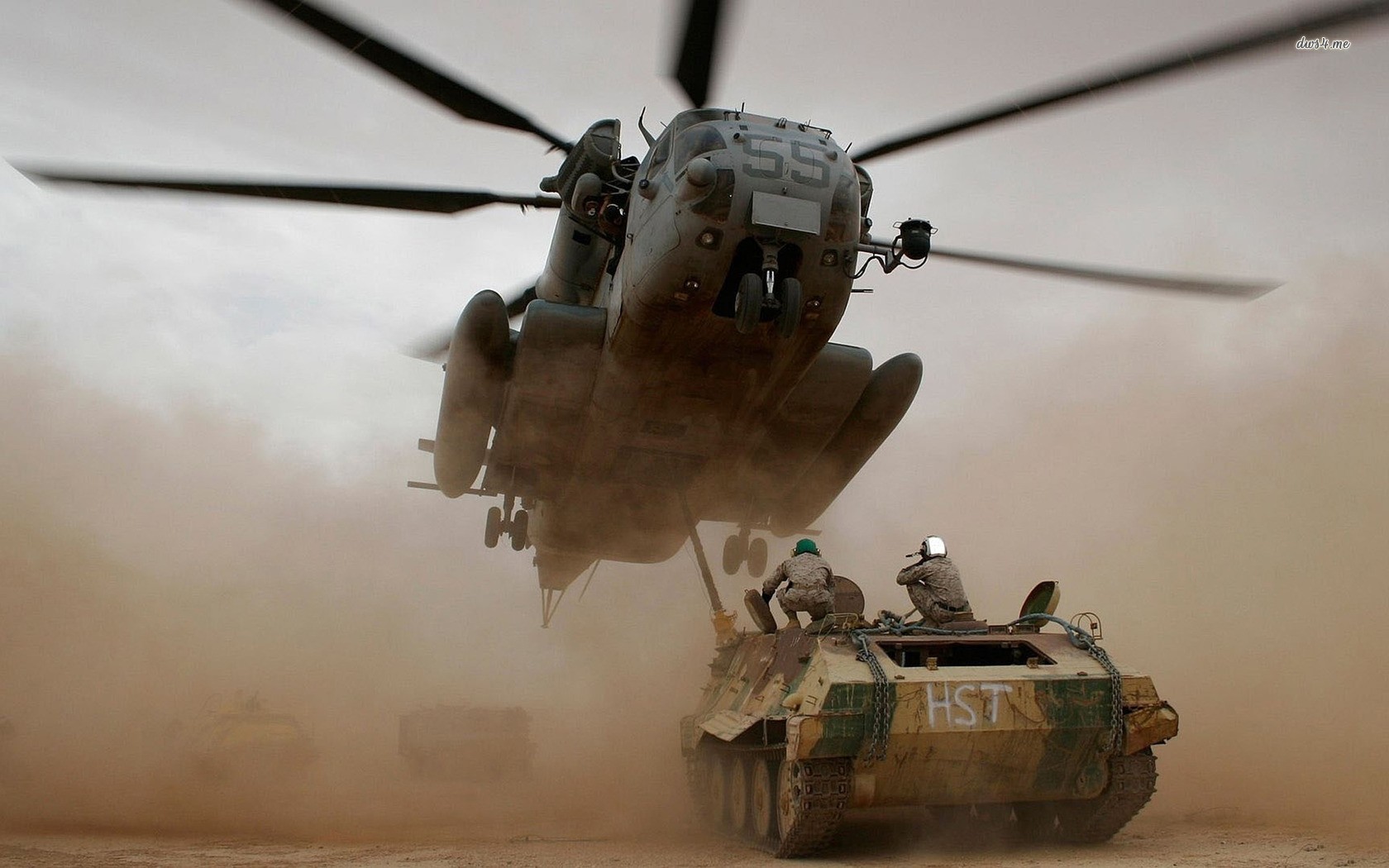 Sikorsky CH-53 Sea Stallion helicopter in desert HD Wallpaper