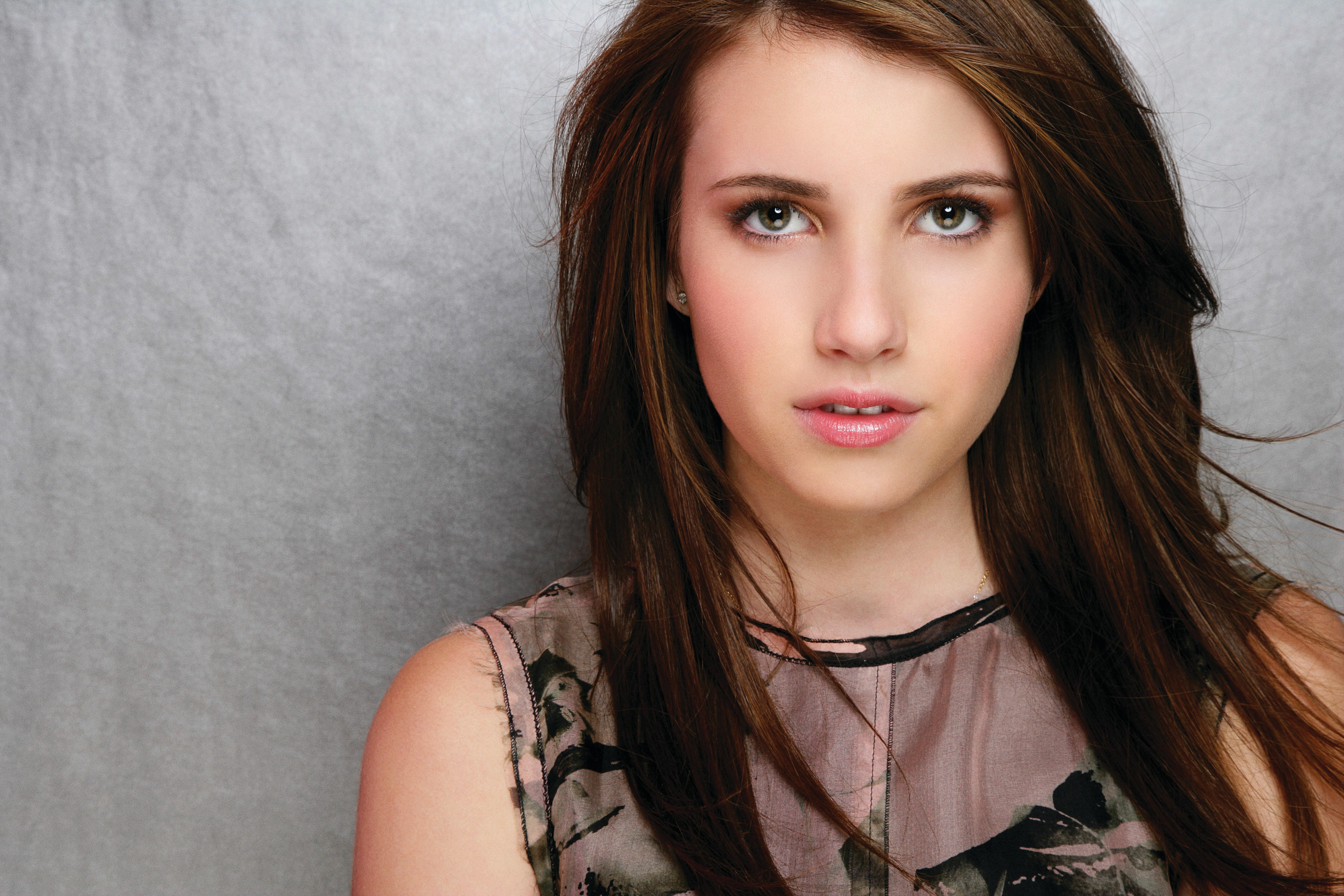 Emma Roberts HD Wallpaper