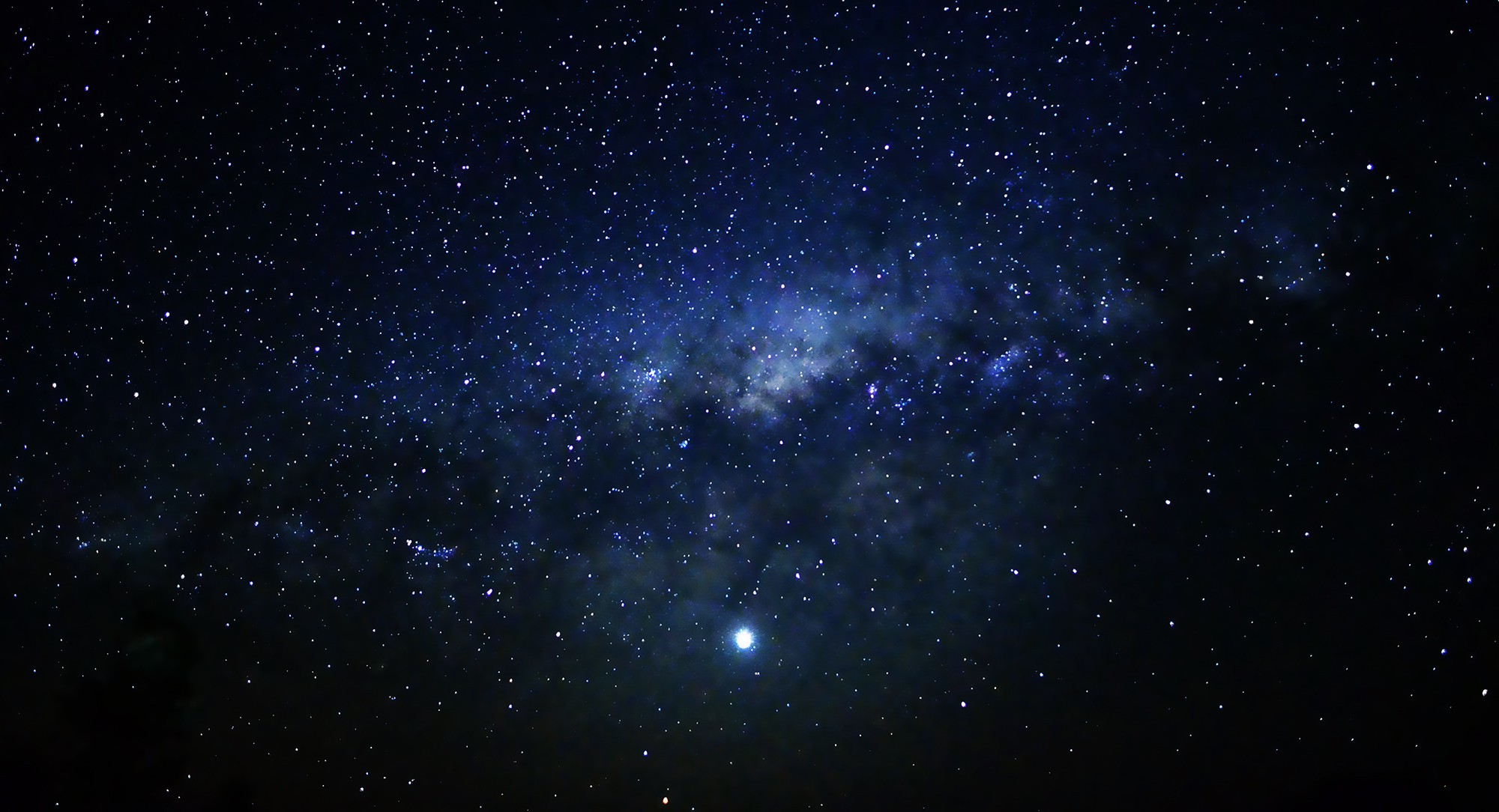 The Milky Way galaxy and a bright planet HD Wallpaper