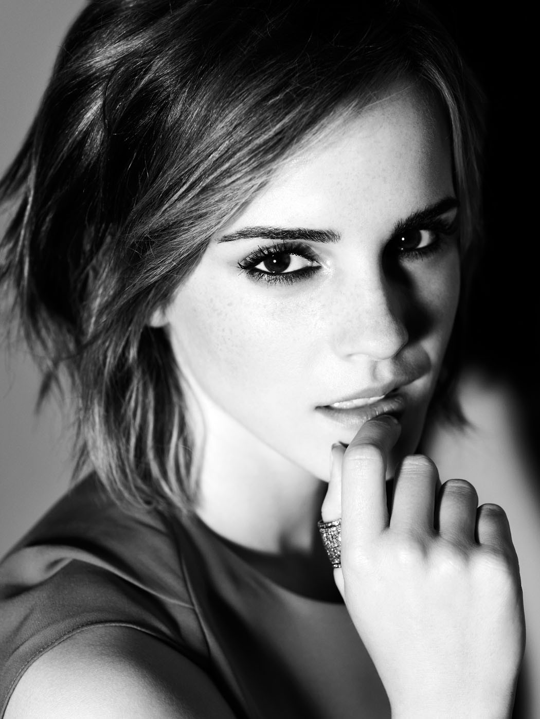 Emma Watson close-up portrait HD Wallpaper