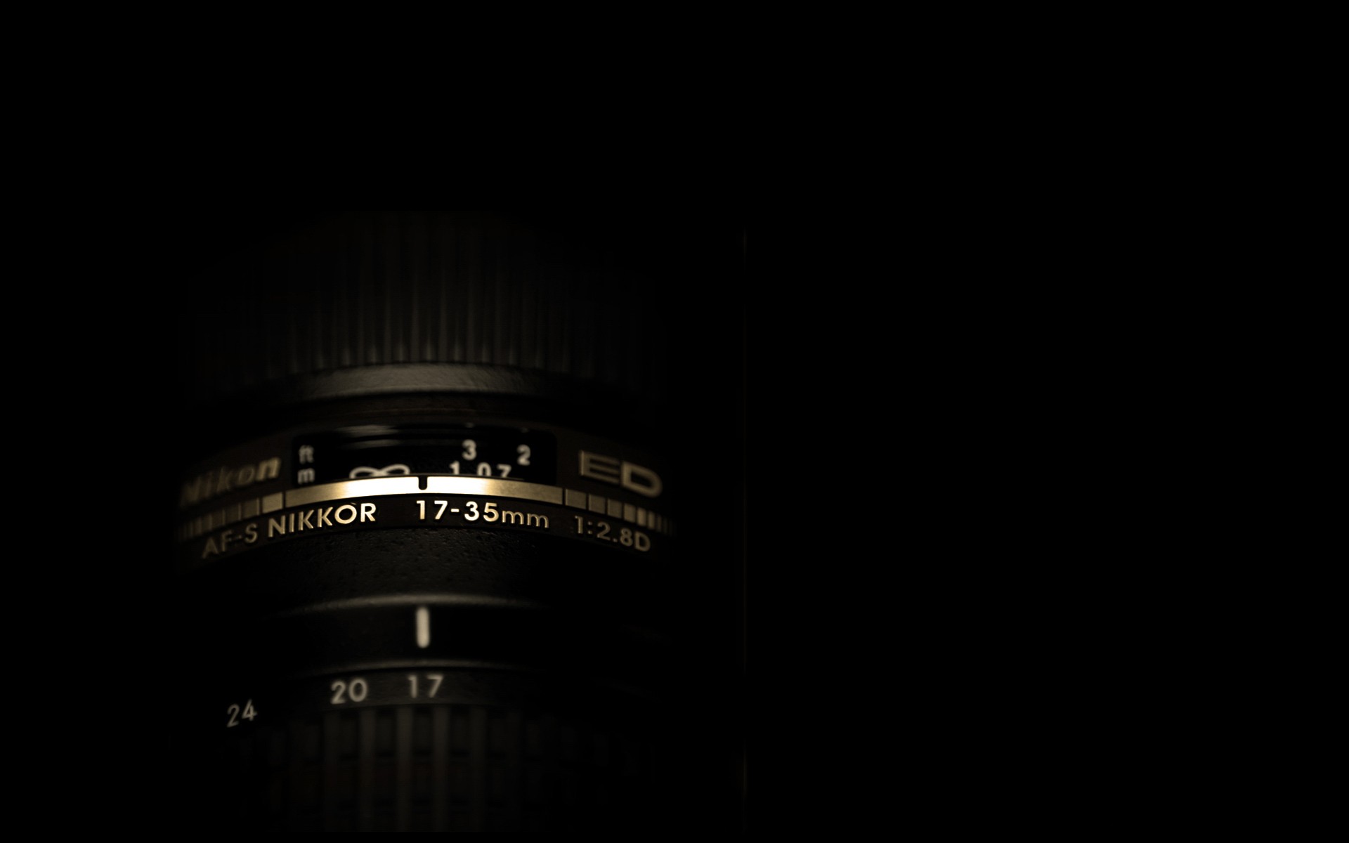 Nikon AF-S Nikkor 17-35mm 1:2.8D lens HD Wallpaper