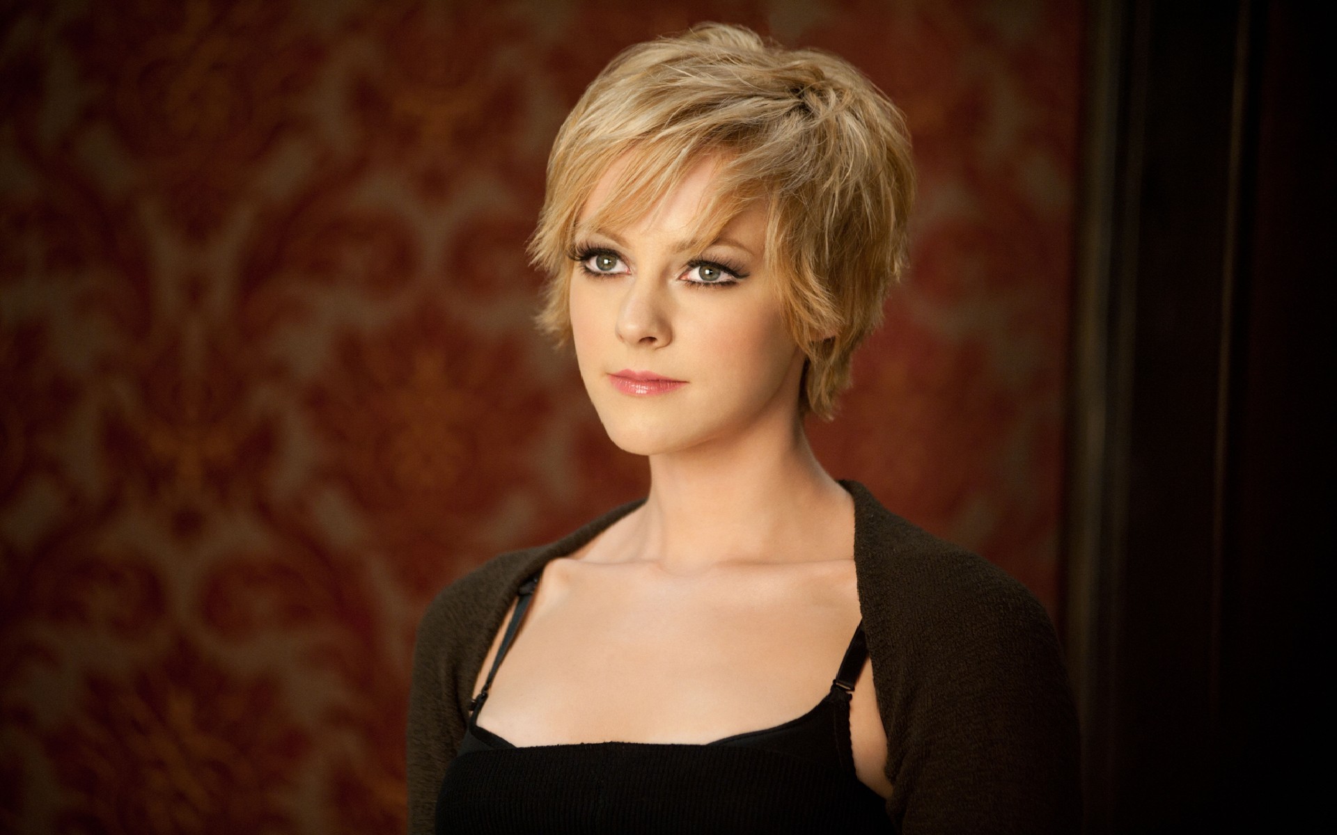 Jena Malone with short blonde hair HD Wallpaper