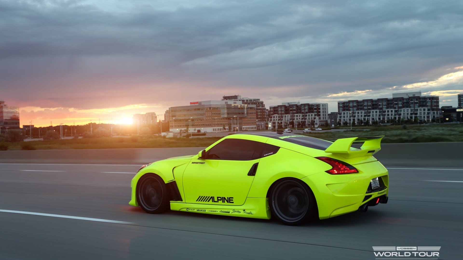 Nissan 370Z with Alpine livery on highway HD Wallpaper