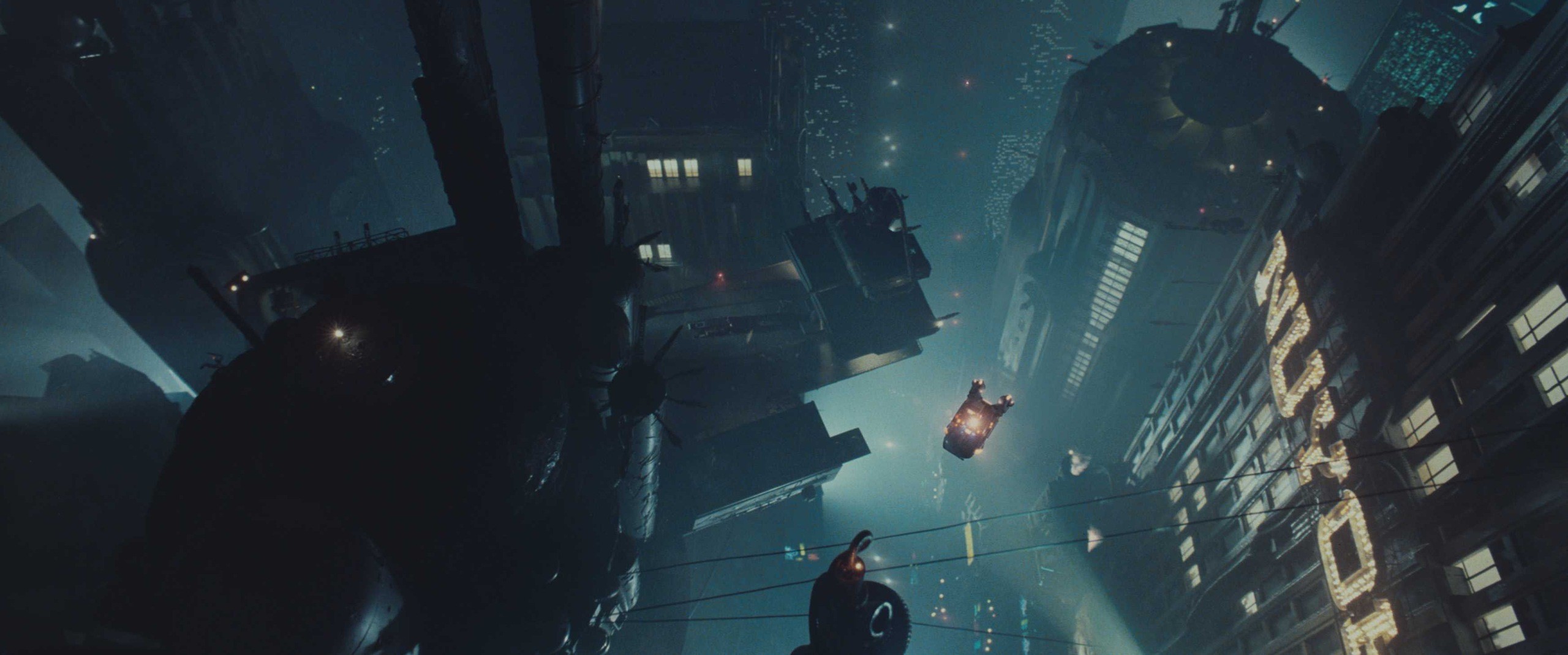Blade Runner cityscape with flying vehicles HD Wallpaper