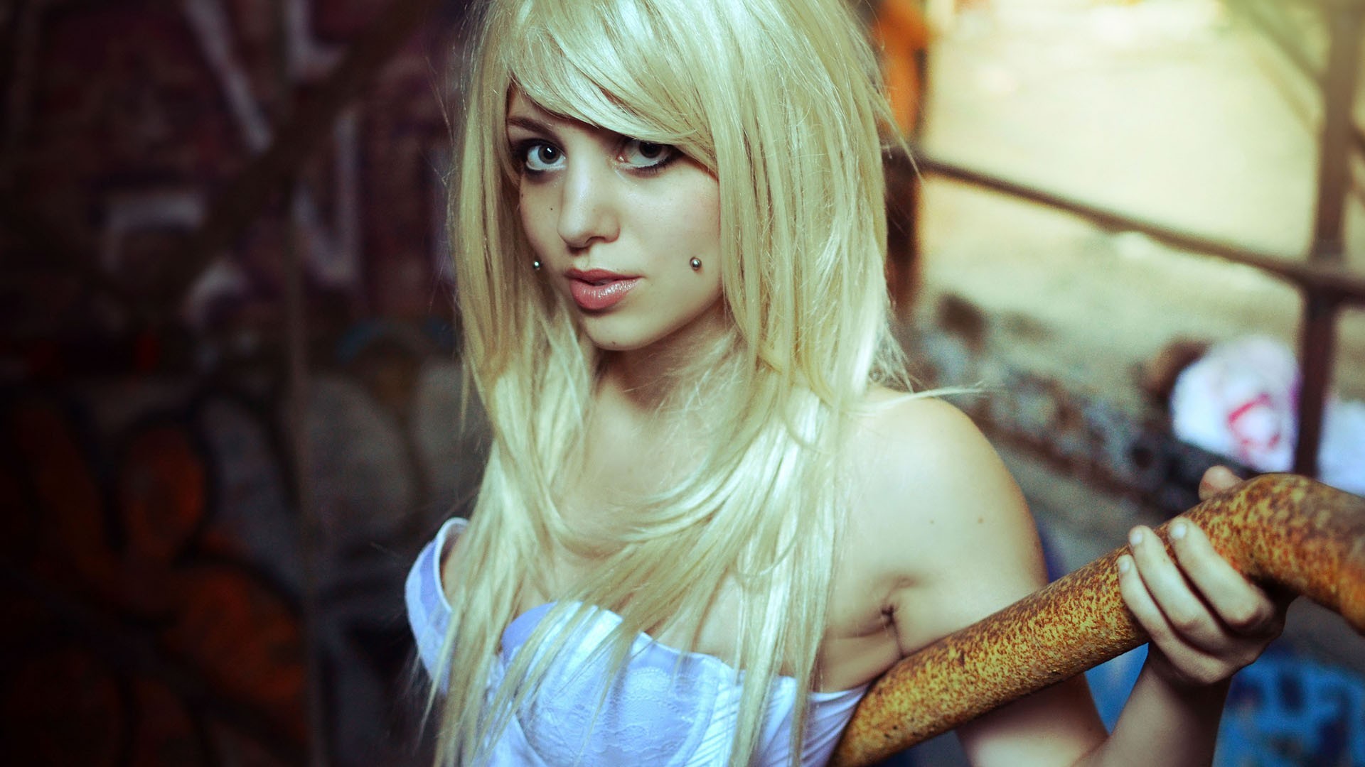 Woman with blonde hair and piercings HD Wallpaper