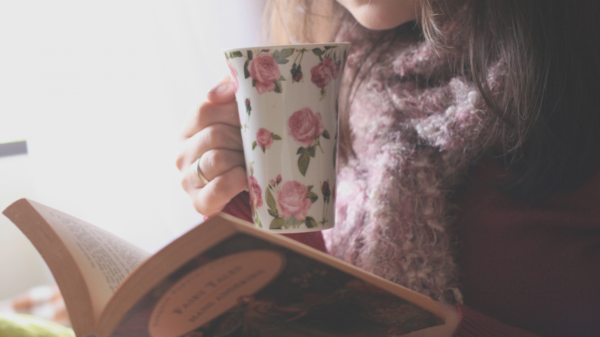 Woman reading a book and drinking tea HD Wallpaper