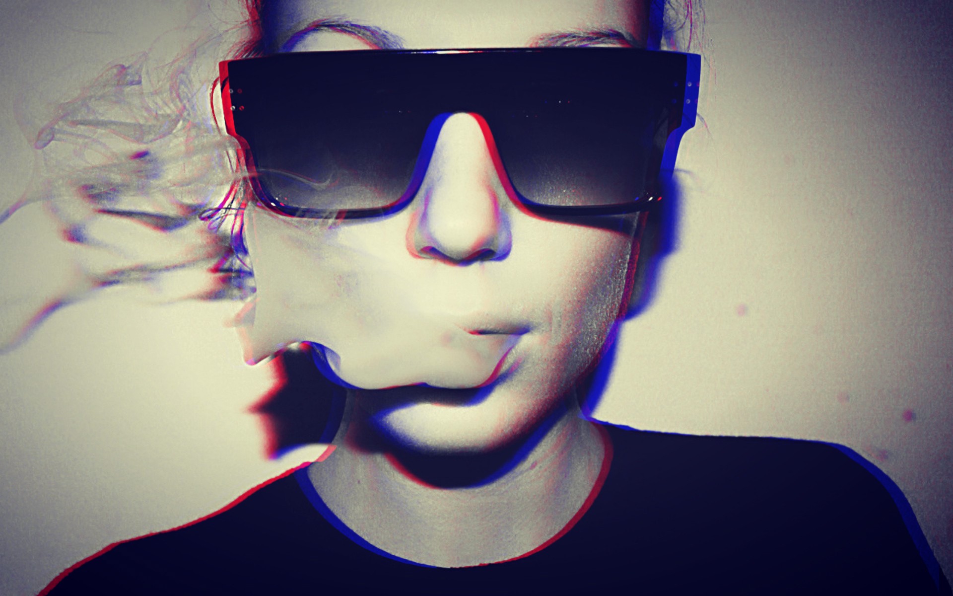 Woman wearing sunglasses and smoking HD Wallpaper
