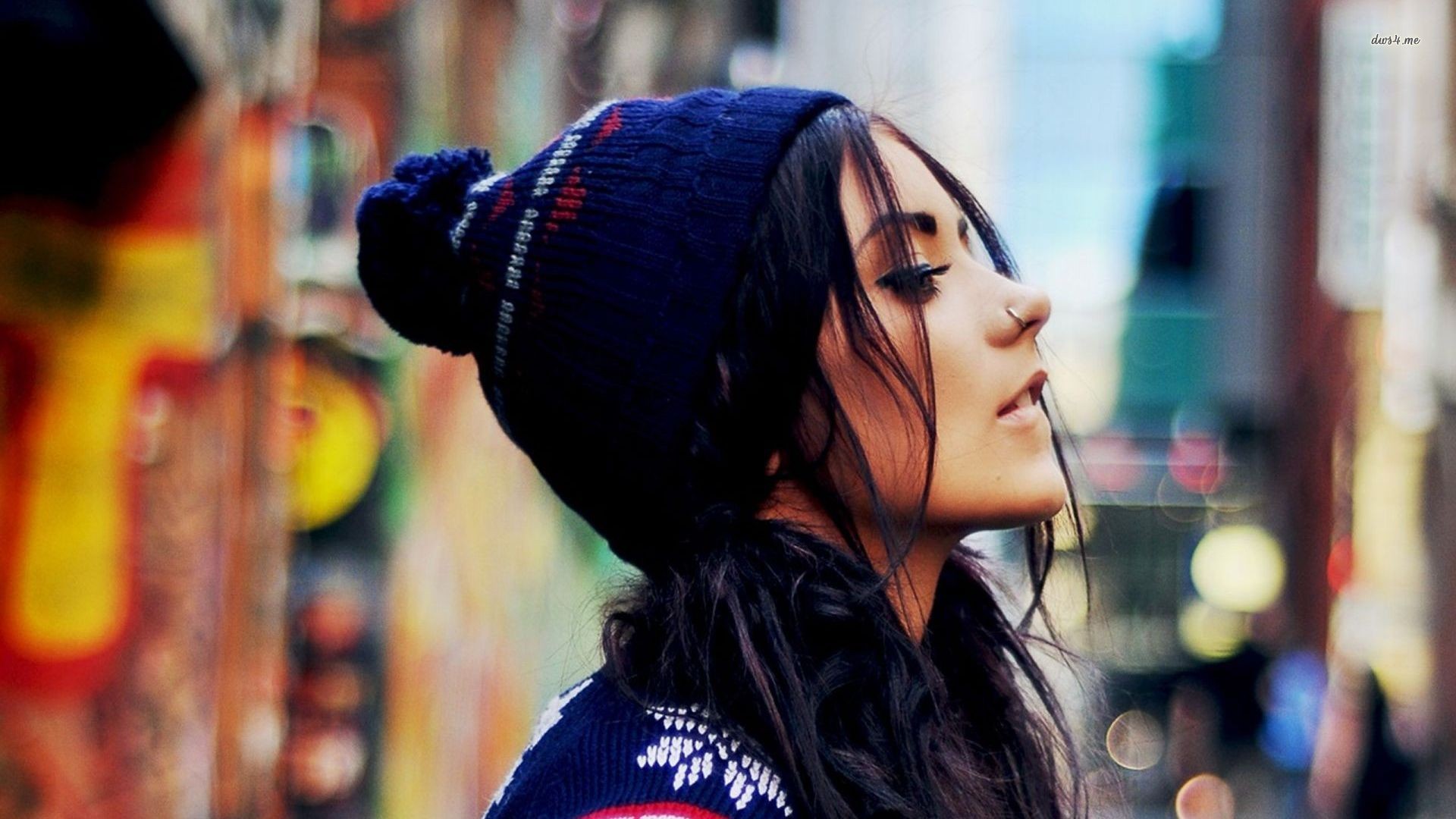 Danielle Mansutti wearing a beanie and sweater HD Wallpaper