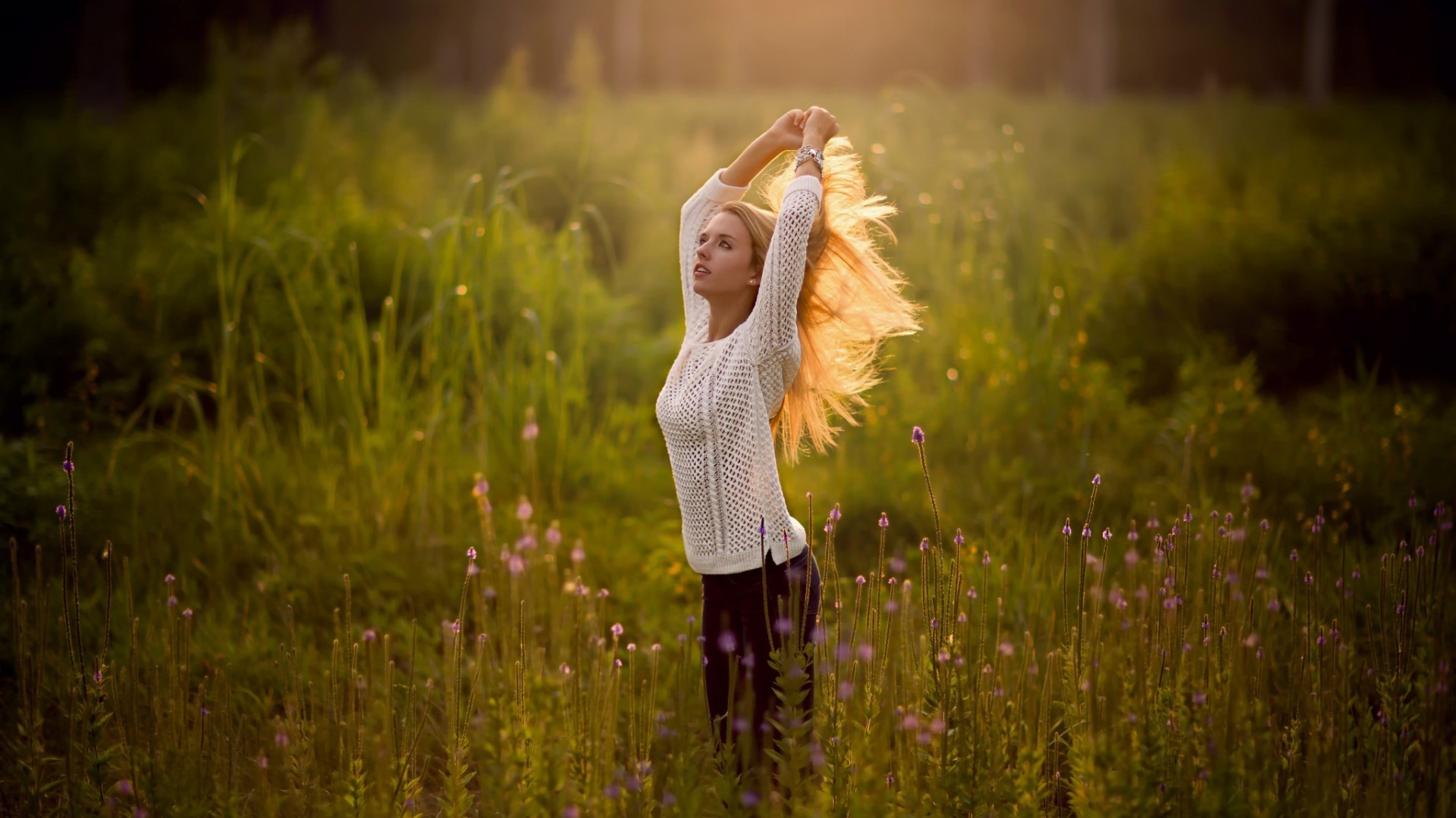 Woman with long blonde hair in a white sweater in a field HD Wallpaper