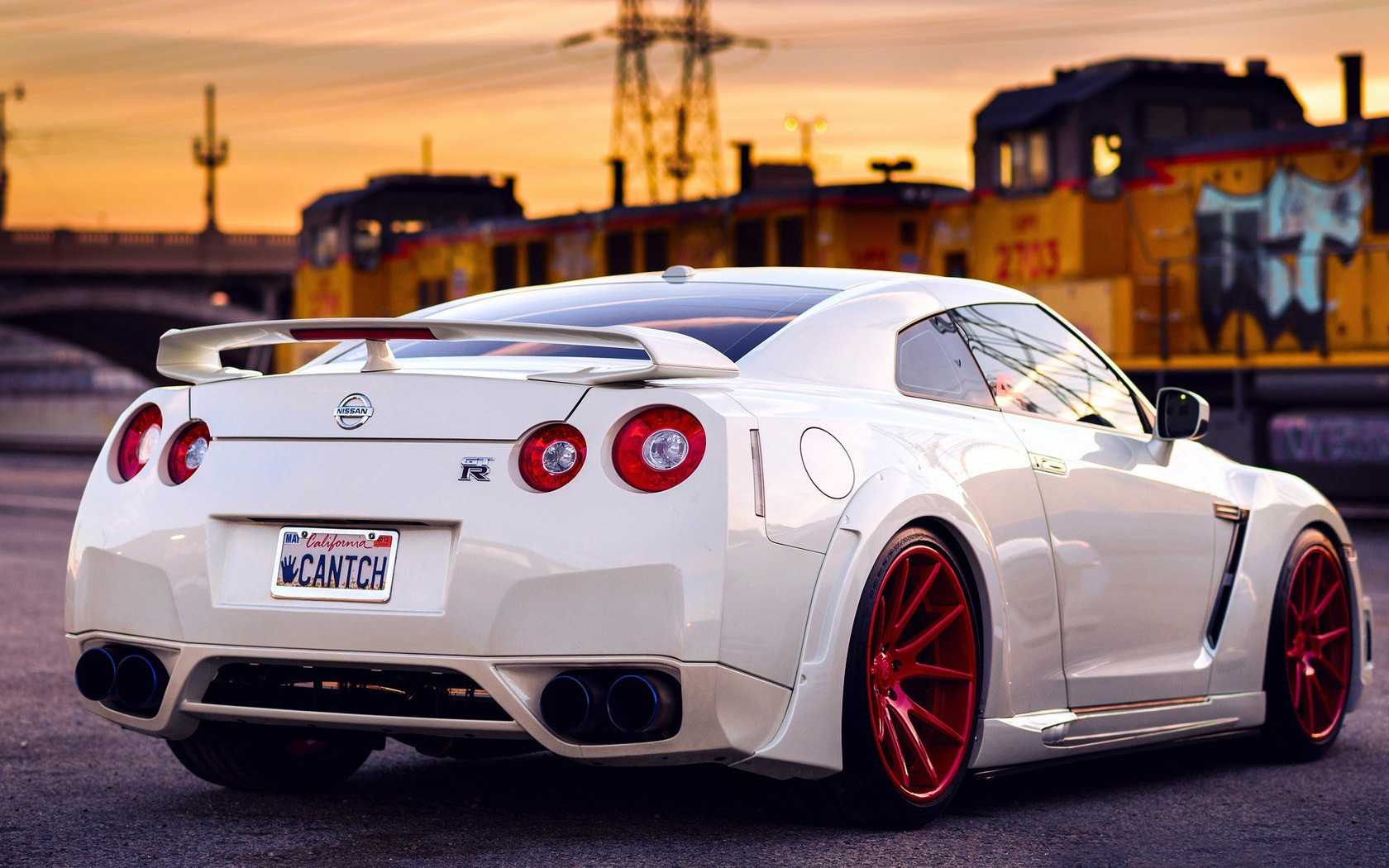 White Nissan GT-R with red rims HD Wallpaper
