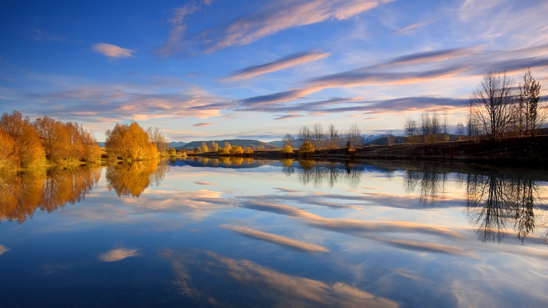 New Zealand lake reflection at sunset HD Wallpaper