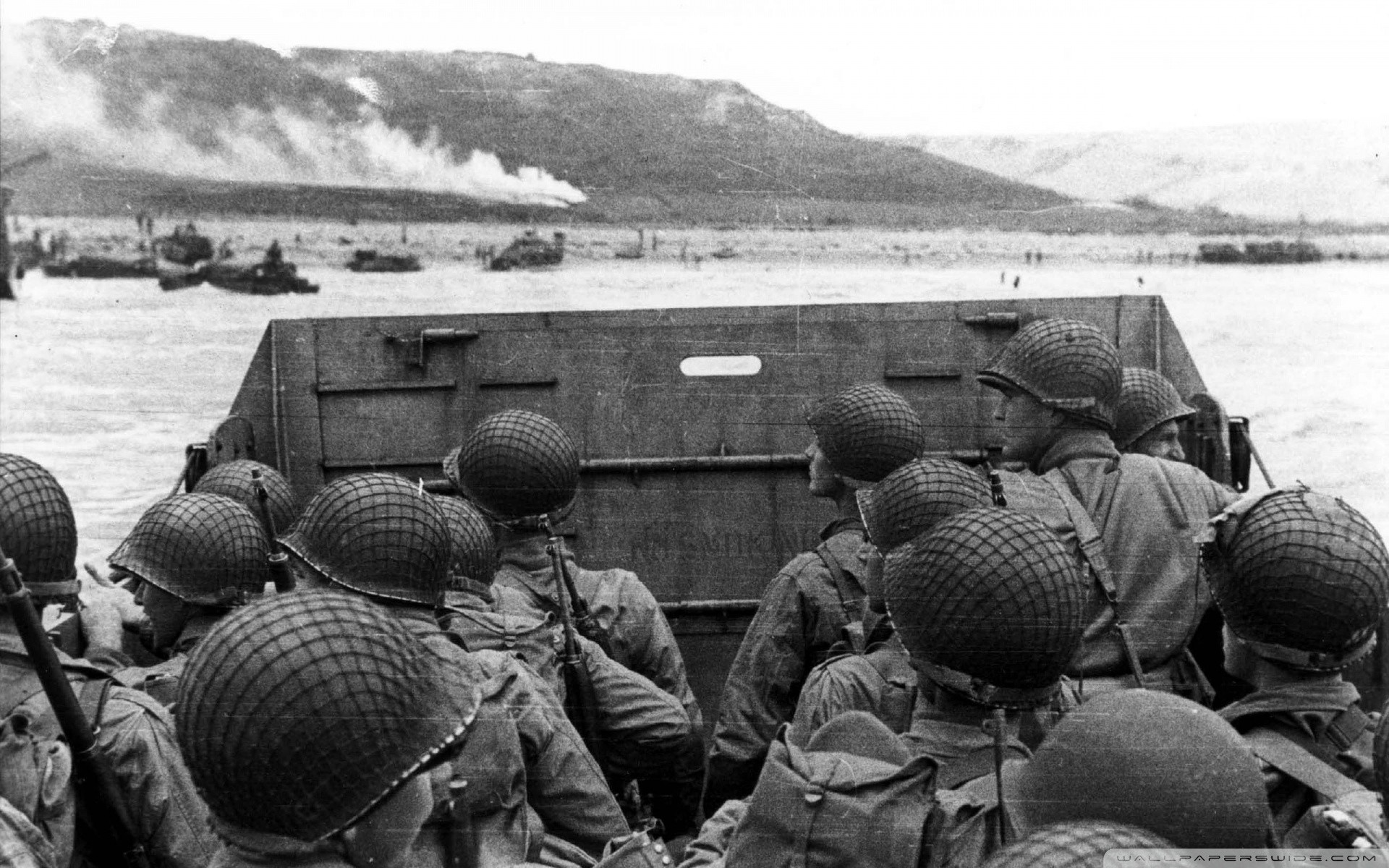 World War II soldiers in a landing craft on D-Day HD Wallpaper