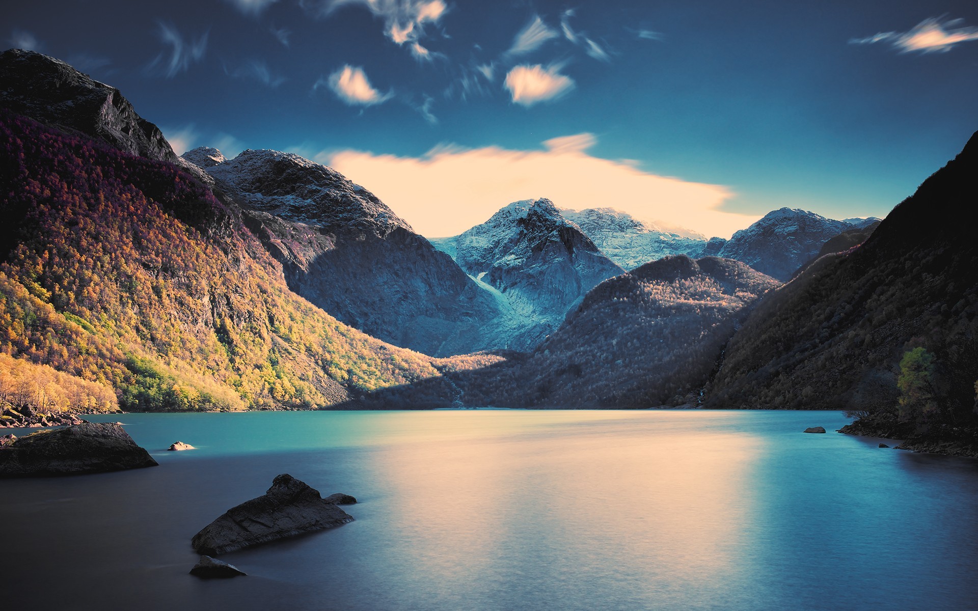 Lake and mountains in autumn HD Wallpaper