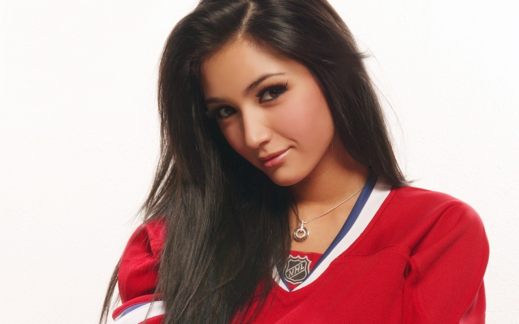 Woman in red NHL jersey with necklace HD Wallpaper
