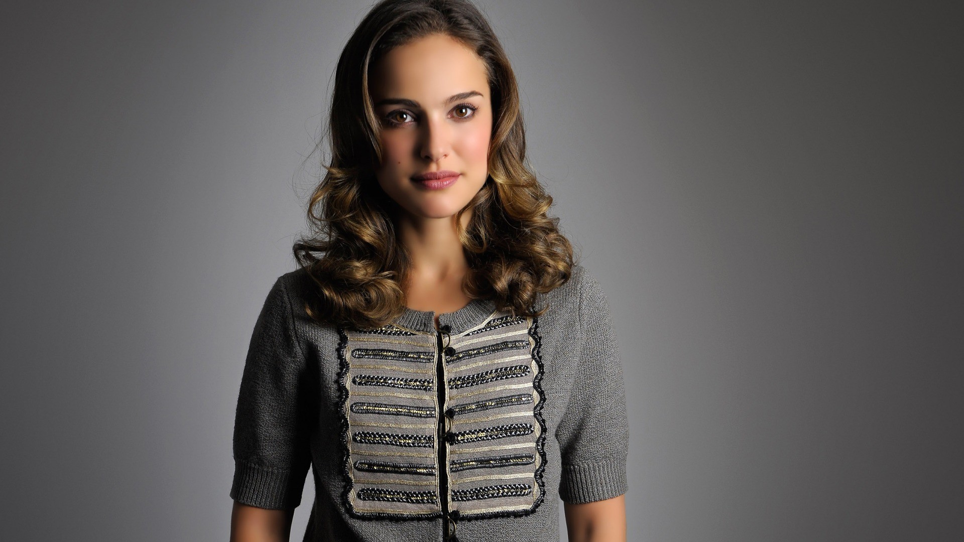 Natalie Portman portrait in a grey cardigan HD Wallpaper